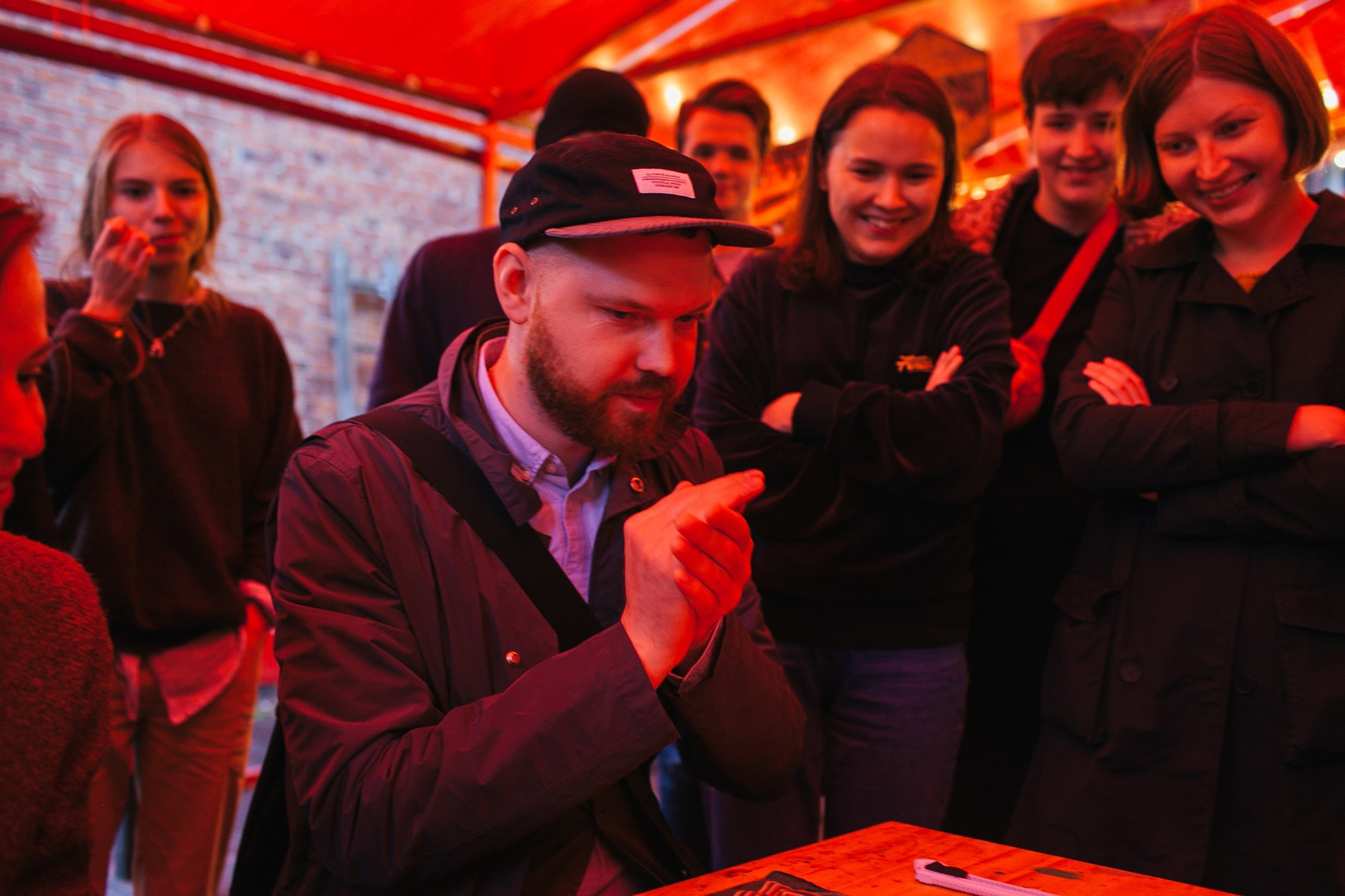 Акцион Кости. Акцион Кости - это игра на произведения искусства