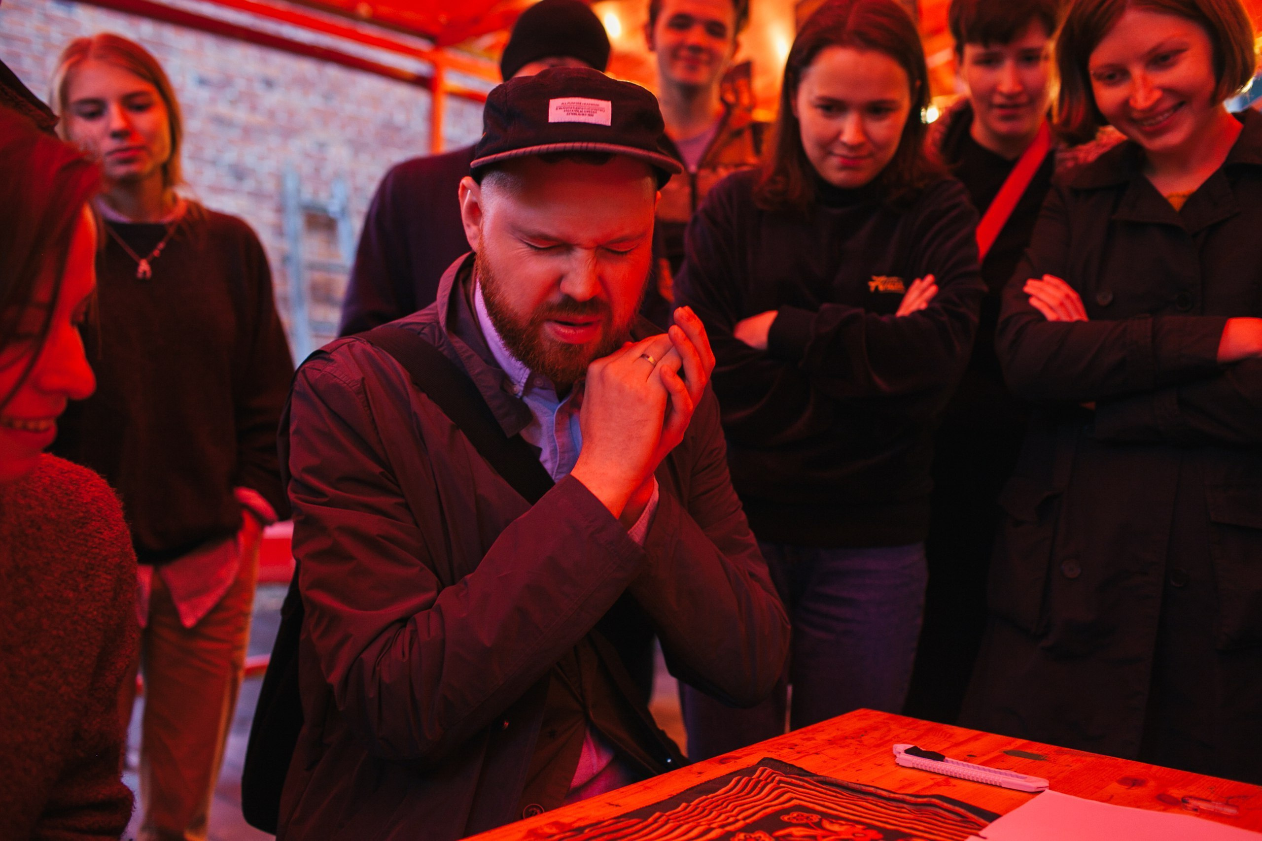 Акцион Кости. Акцион Кости - это игра на произведения искусства