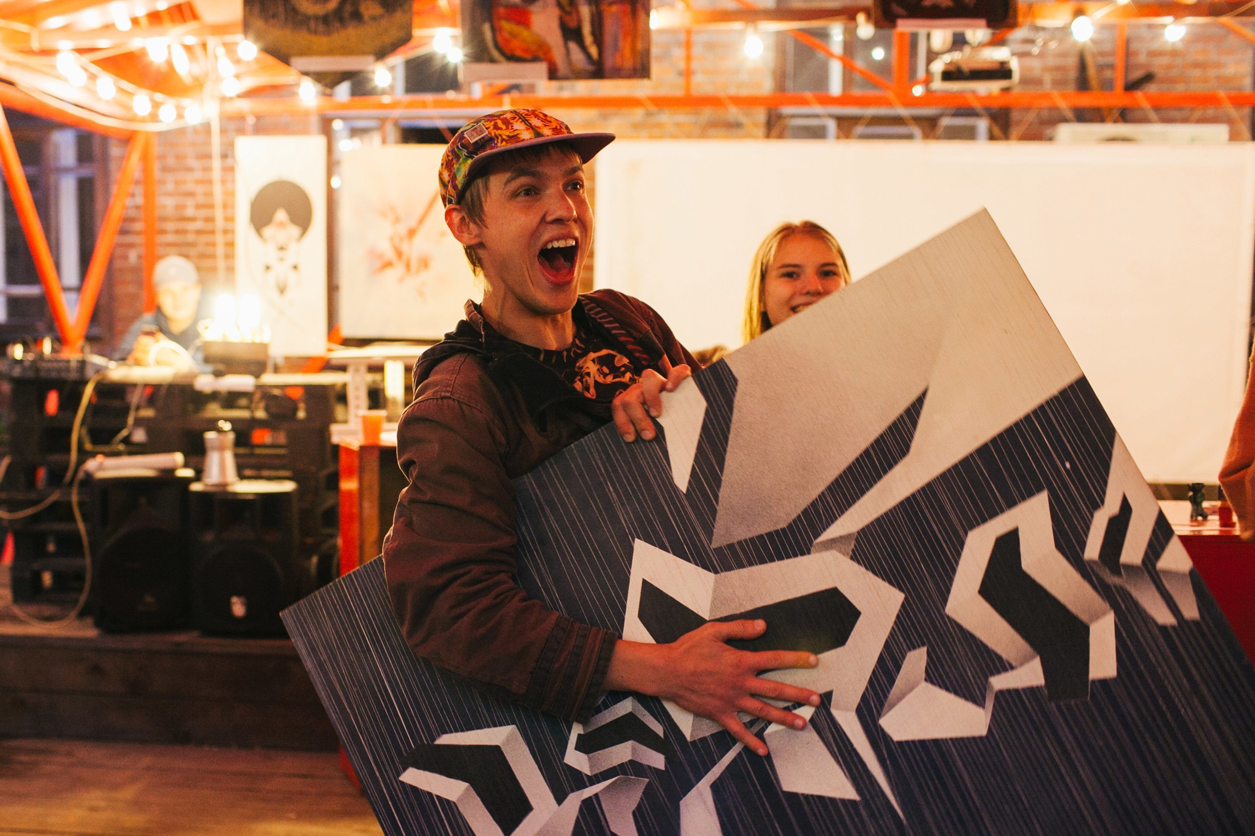 Акцион Кости. Акцион Кости - это игра на произведения искусства