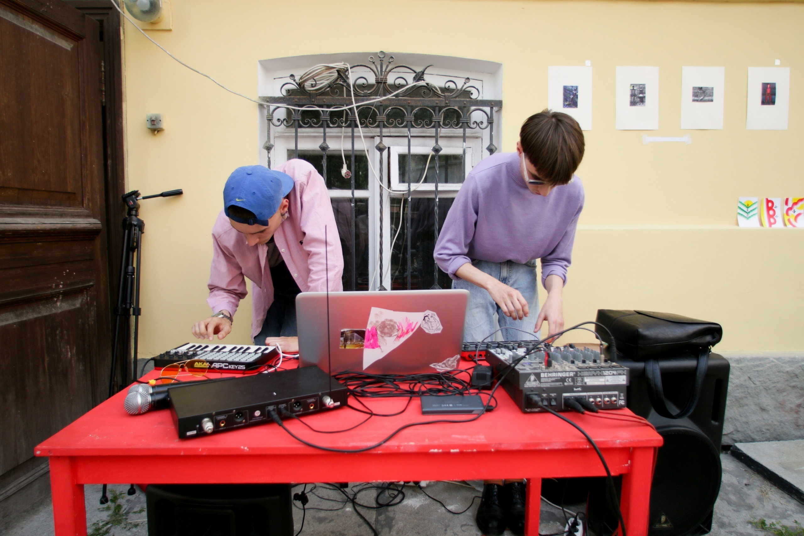 Акцион Кости. Акцион Кости - это игра на произведения искусства