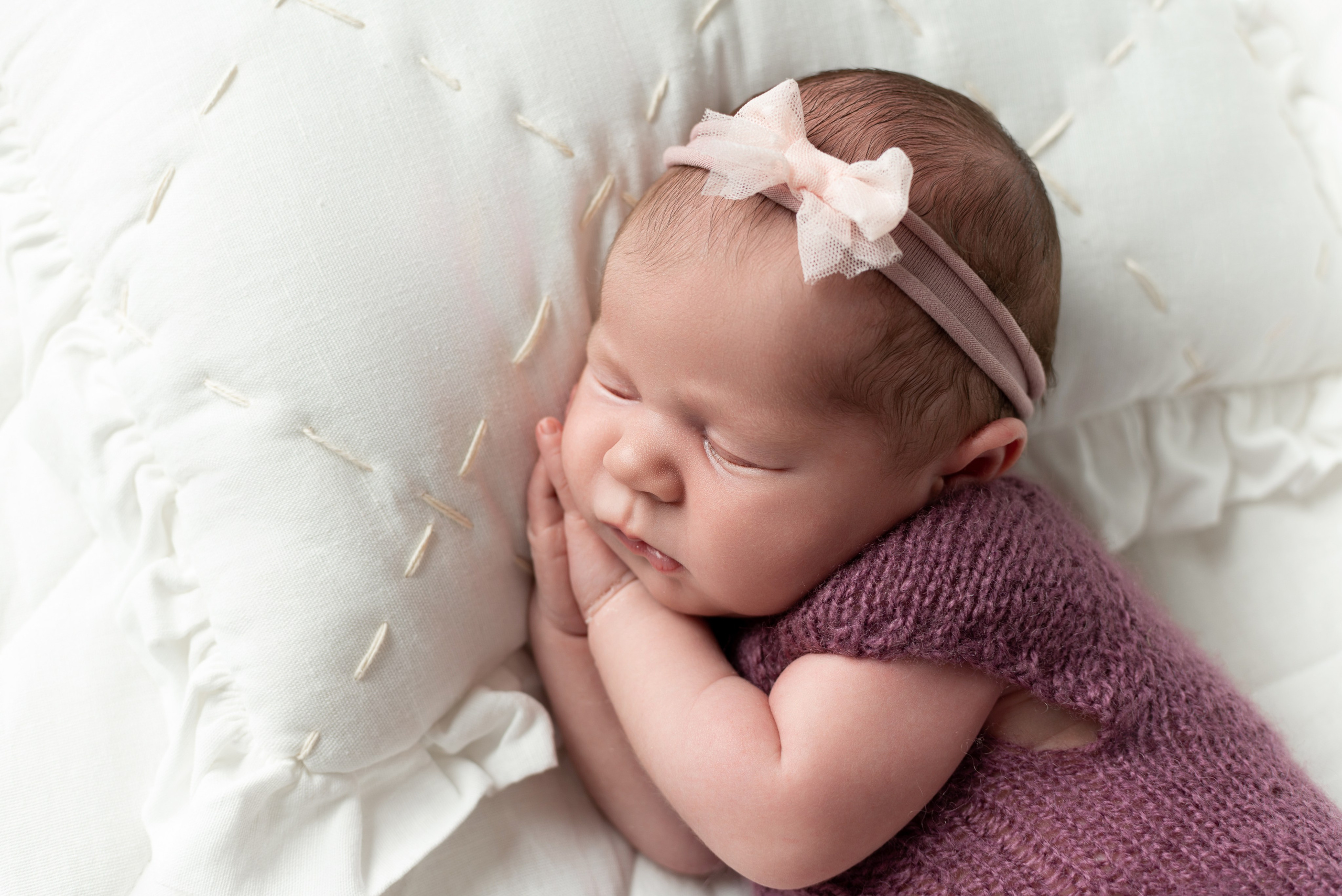 Ньюборн пакет Крепыш малышка Маргарита. Фотограф новорожденных в Нижневартовске Лара Курдюкова