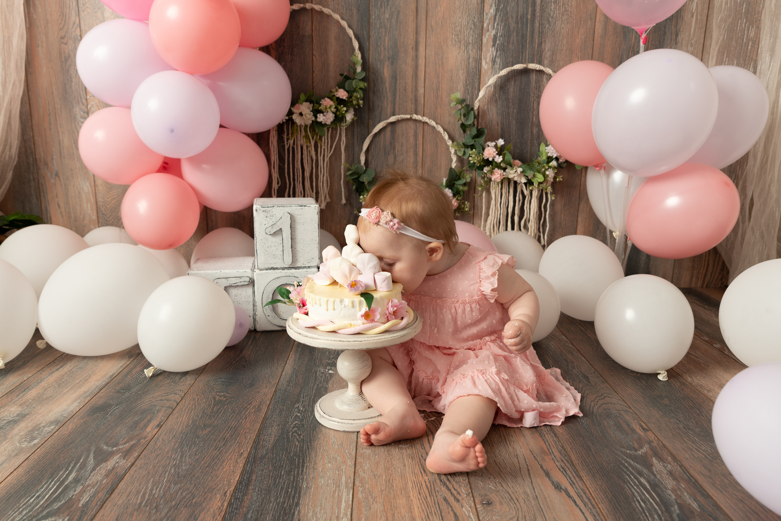 Годовасие «Всё включено» малышка Милана. Фотограф новорожденных в Нижневартовске Лара Курдюкова