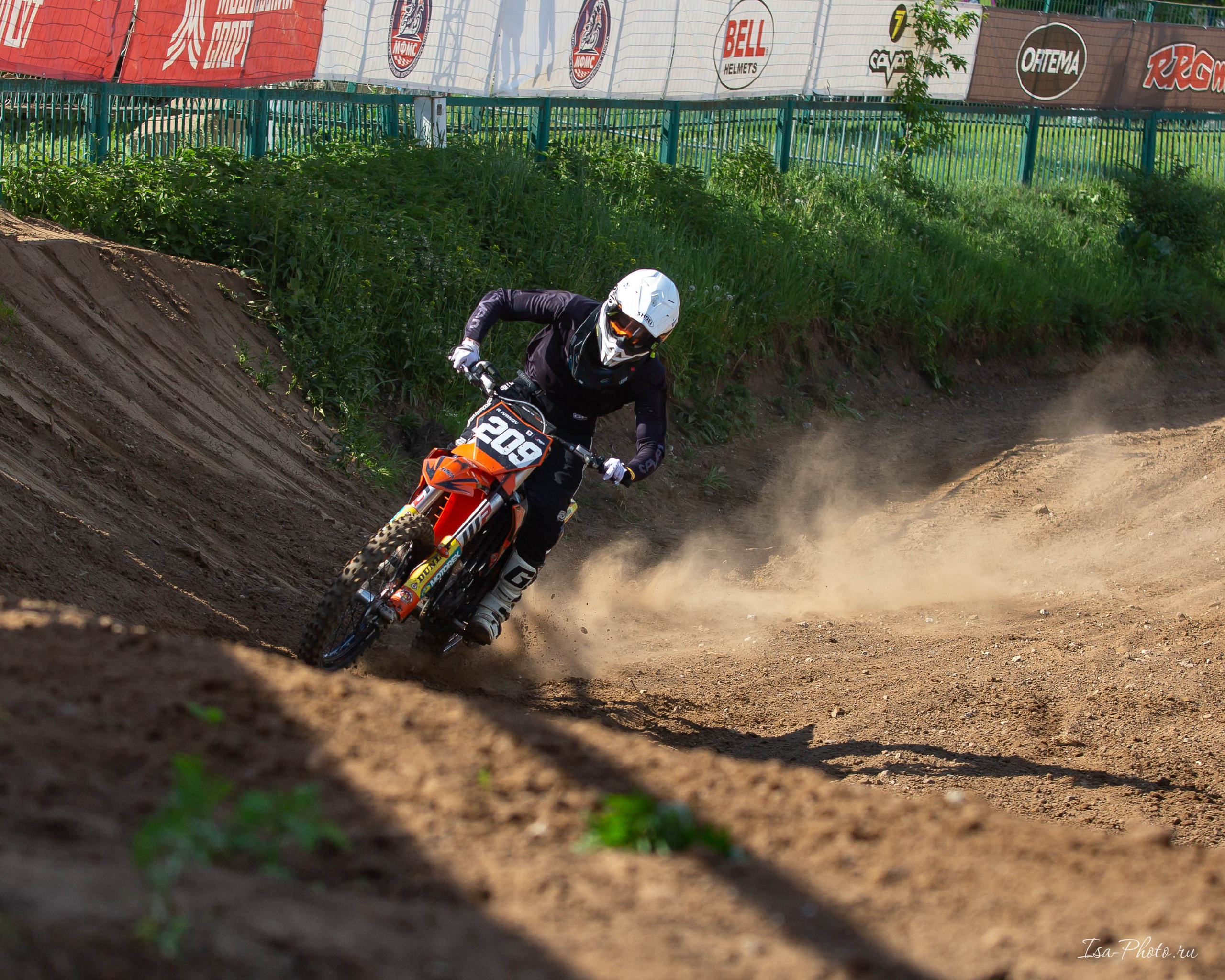 Чемпионат Москвы по суперкроссу г. Москва. Крылатское. Репортажный фотограф в Москве