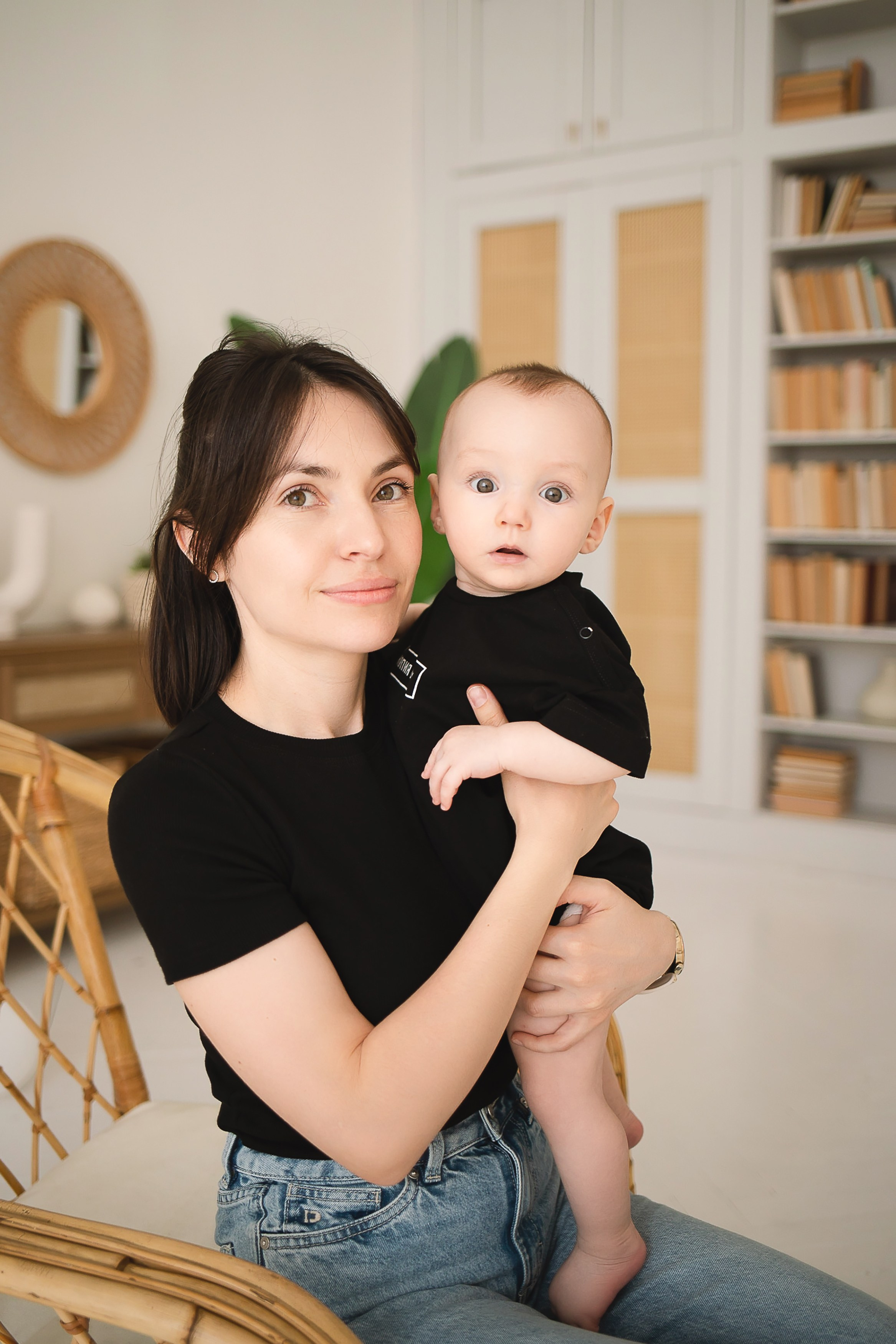 Семейная фотосессия в студии. Фотограф новорожденных в Новосибирске