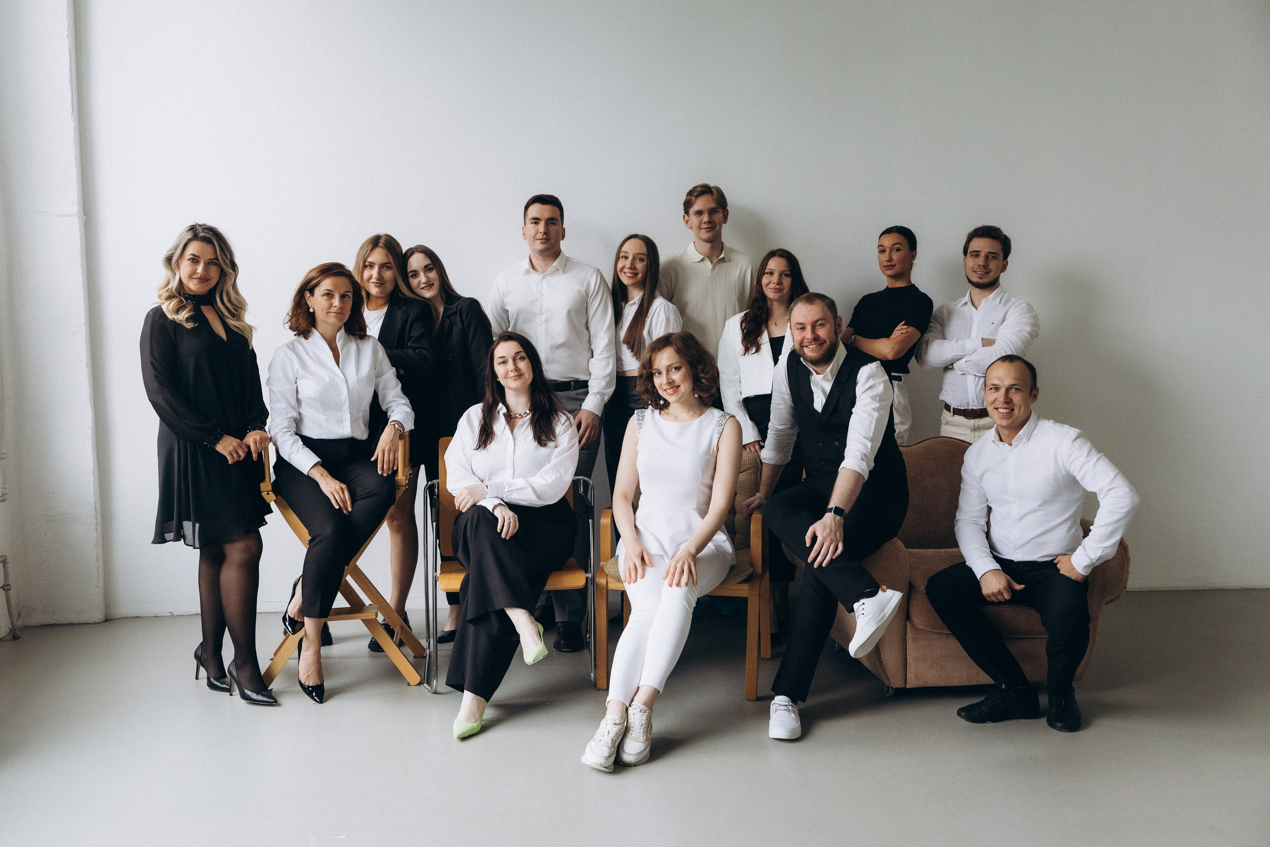 Фотосессия стоматологов в студии. Фотограф Артем Бросов в Санкт-Петербурге и Дубае