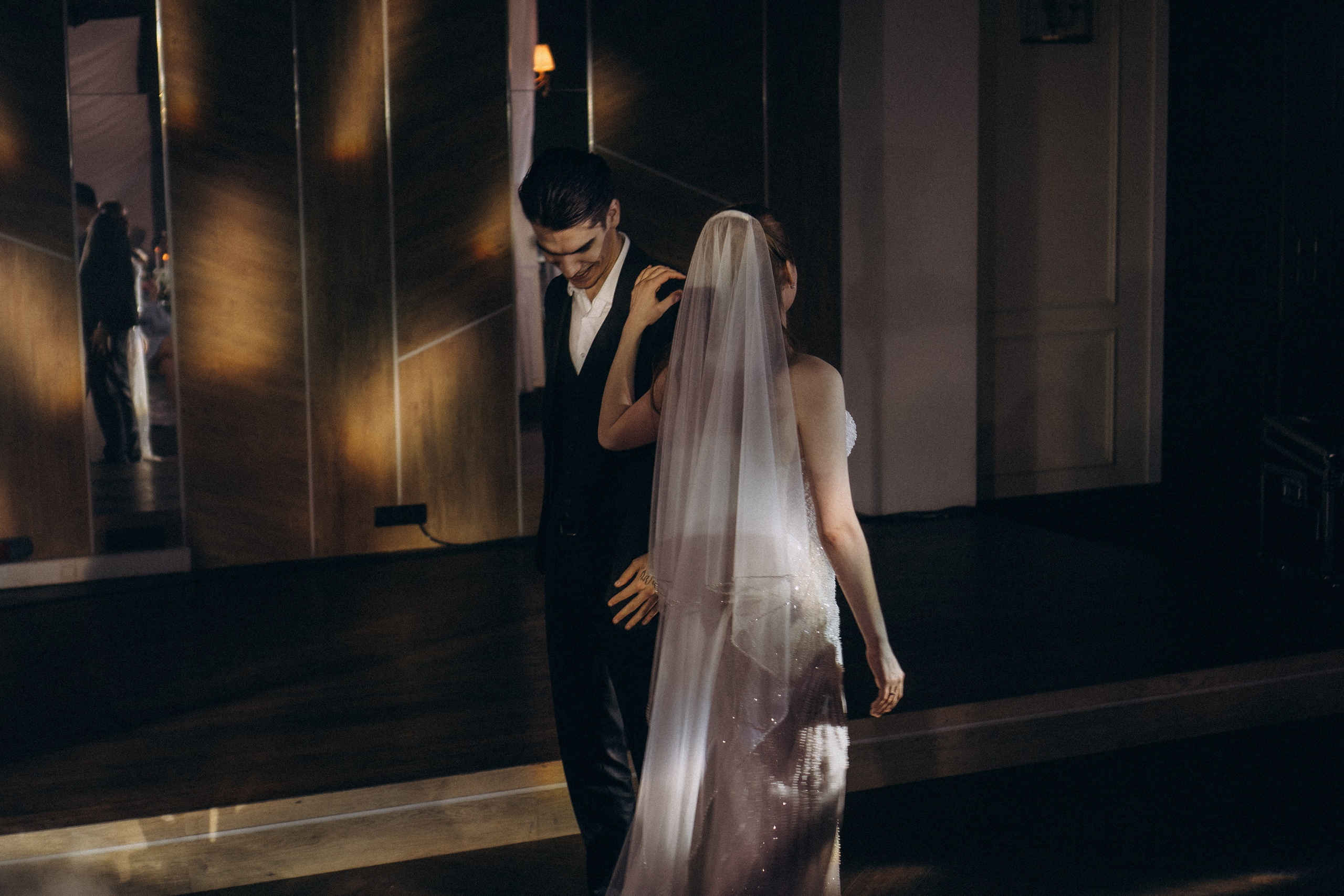 СВАДЕБНАЯ СЬЕМКА СБОРОВ В ОТЕЛЕ И ВЫЕЗД НА ЦЕРЕМОНИЮ (СНЯТО В СИБИРЕ В НИЖНЕВАРТОВСКЕ). Профессиональный фотограф, Санкт-Петербург — Виктория Богомолова