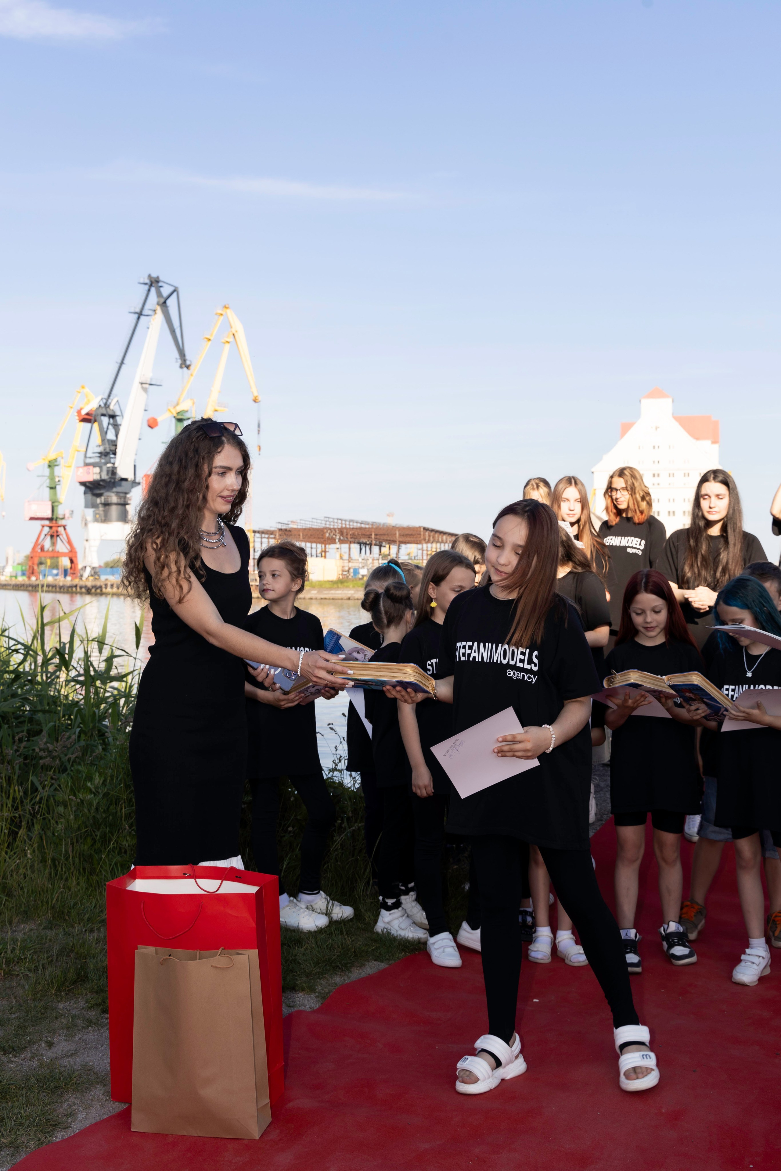 Открытие «FISUN | MIRAM Brand». Olya Posnimay