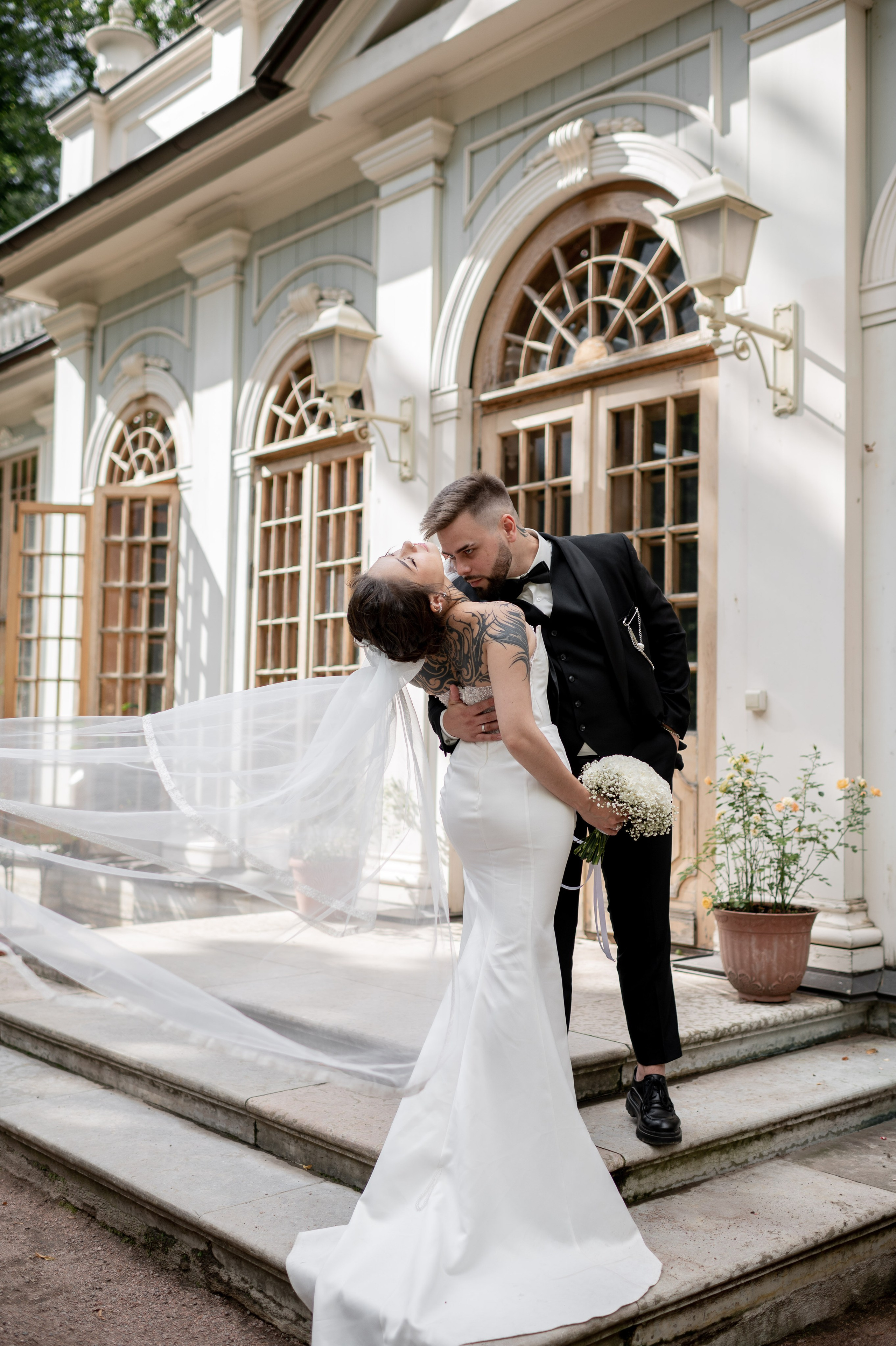 Диана и Евгений (маршрут № 1 в Питере: Исаакиевская площадь, красные маркизы Астории, набережная Мойки, Дворец Штиглица и Летний сад). Портретный, семейный и свадебный фотограф в Санкт-Петербурге и в Пушкине Ширяев Денис