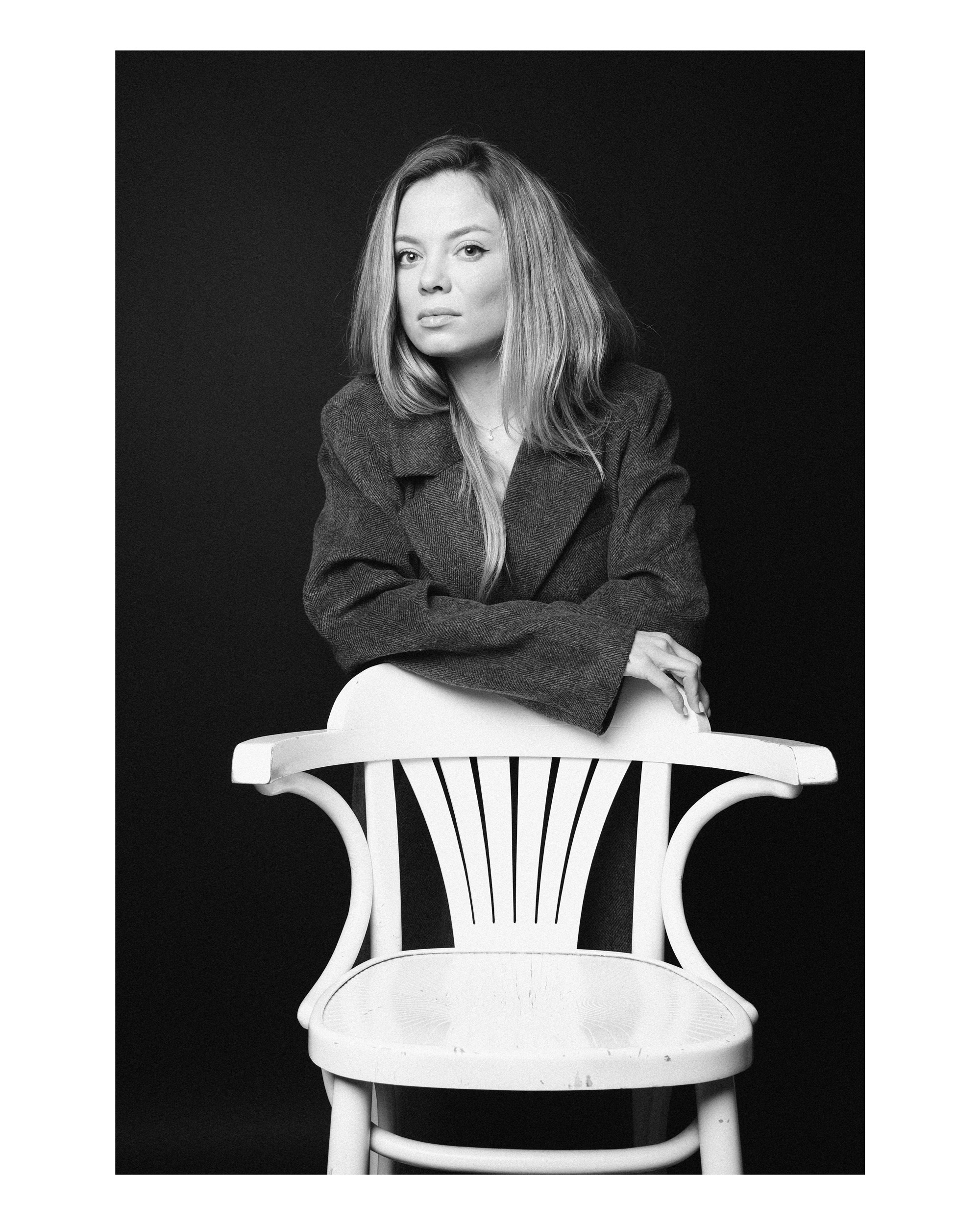 Портретный фотограф в Москве Калагина Светлана. Профессиональная фотосессия классического женского портрета в студии