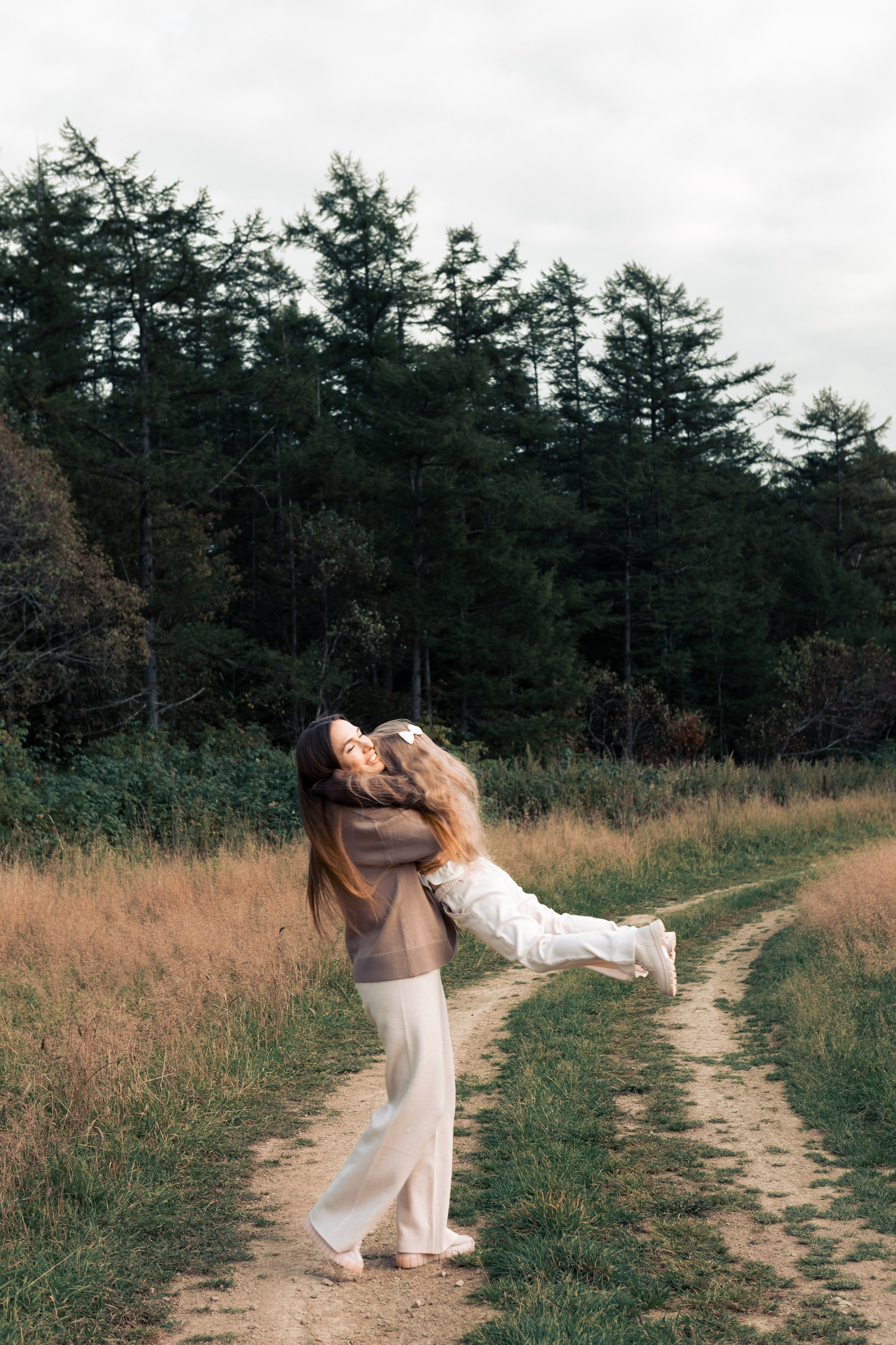 Наташа и Лизонька. Фотограф Сахалин