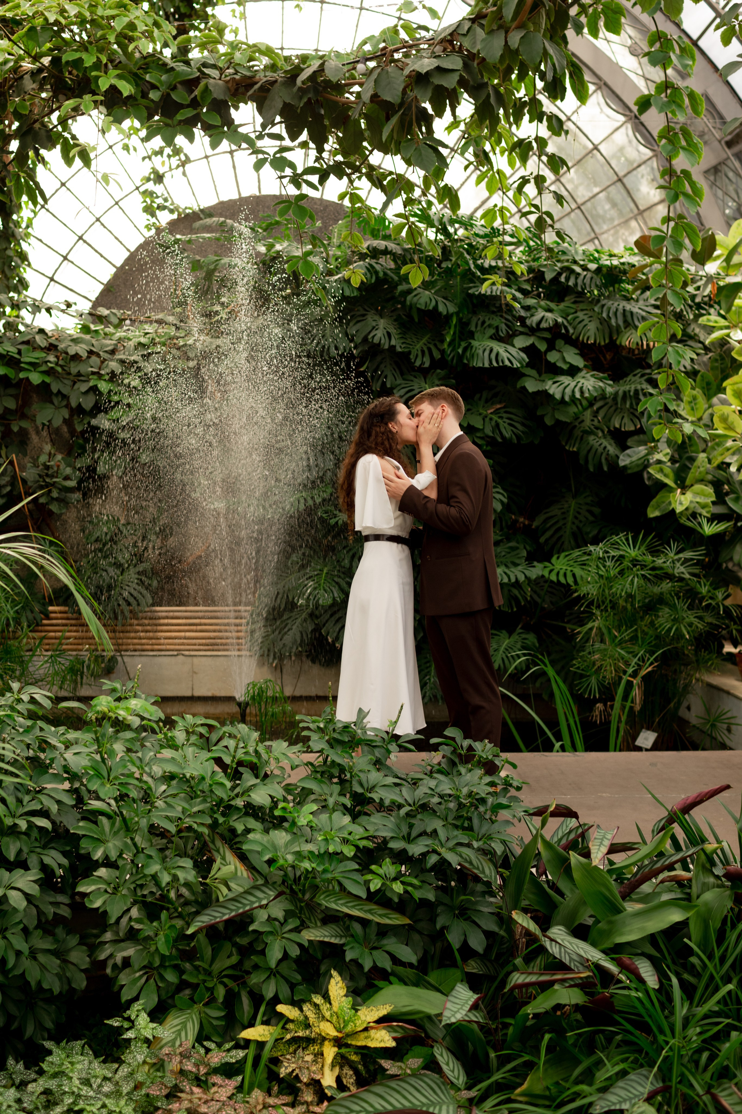 Выездная регистрация в Оранжерее Таврического сада. Свадебный фотограф Кирилл Белый