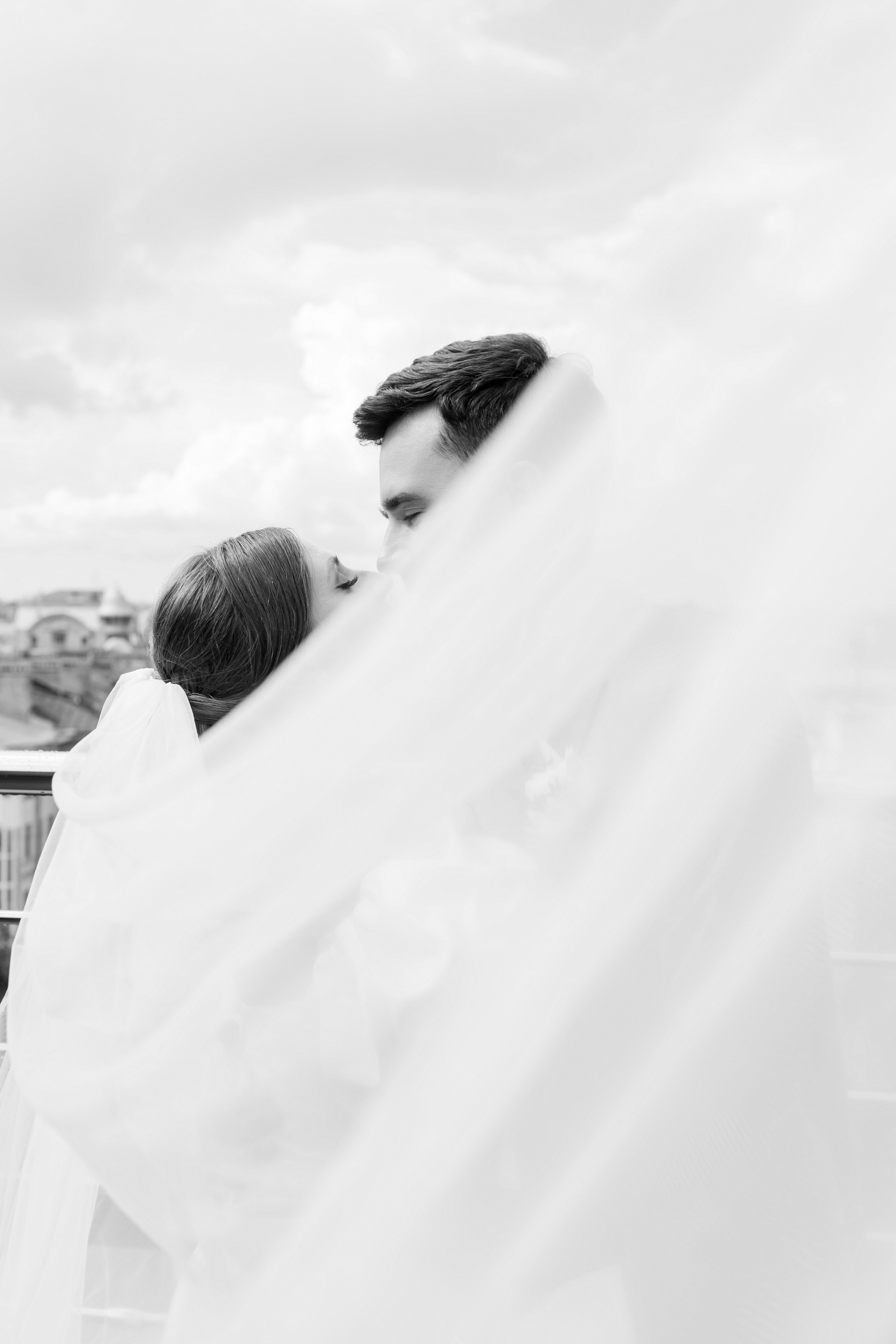 Свадебная фотопрогулка в Санкт-Петербурге. Свадебный фотограф Кирилл Белый