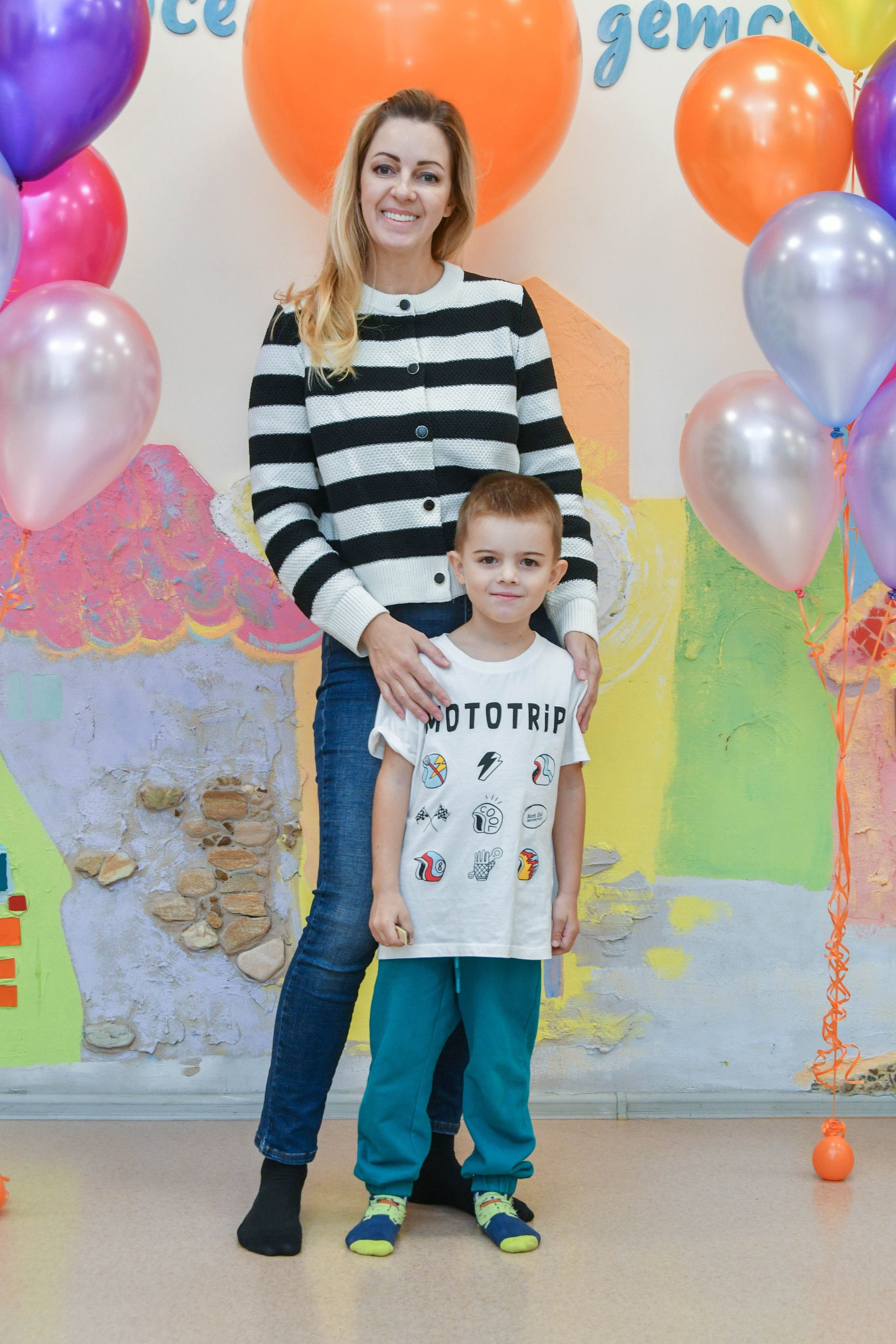 2023 г. День дошкольного работника и прогулка. Репортажный и детский фотограф в Новосибирске