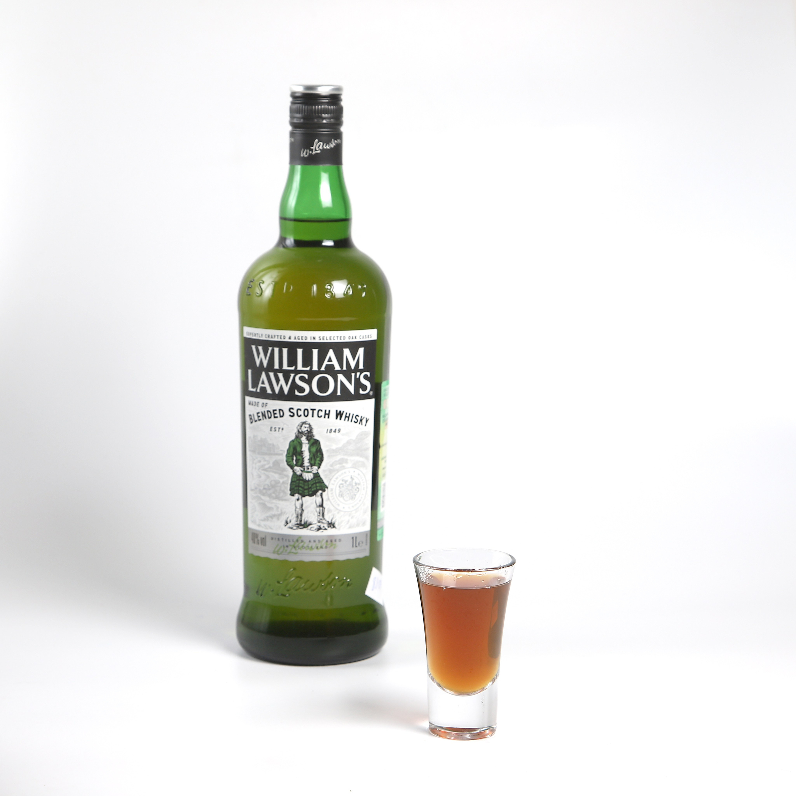 Фуд-фотография William Lawson’s и стопки.