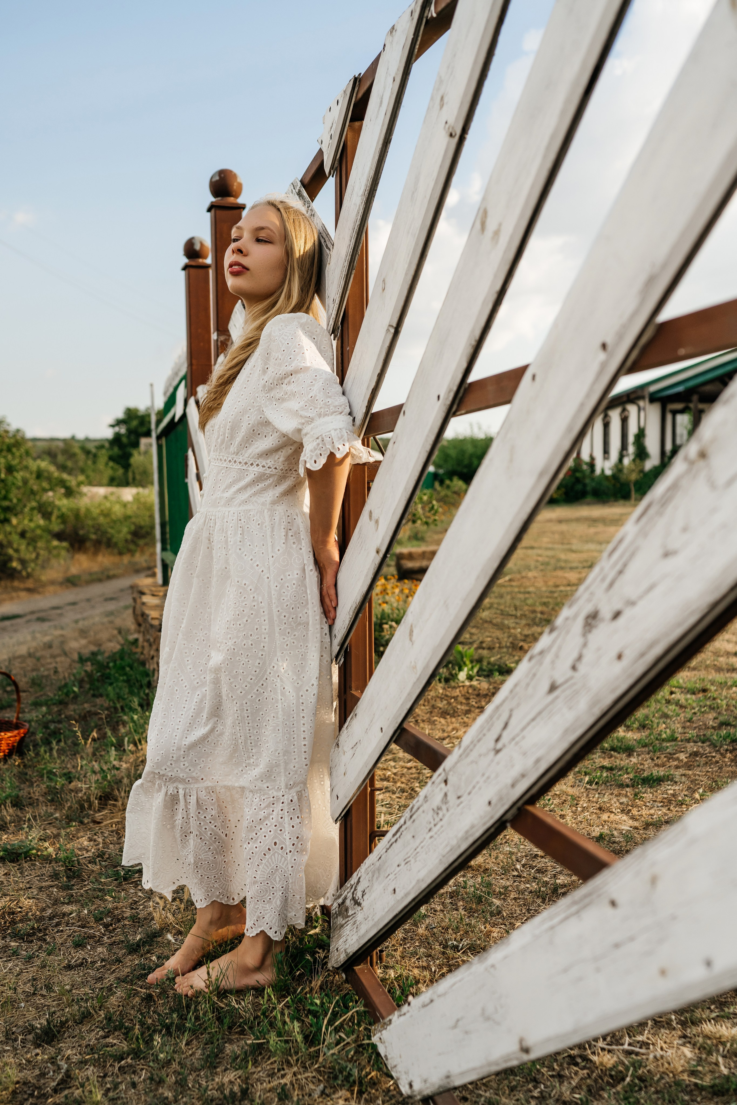 Девушка русская летом в деревне на природе. Фотограф в Каменске-Шахтинском Ольга Сагал