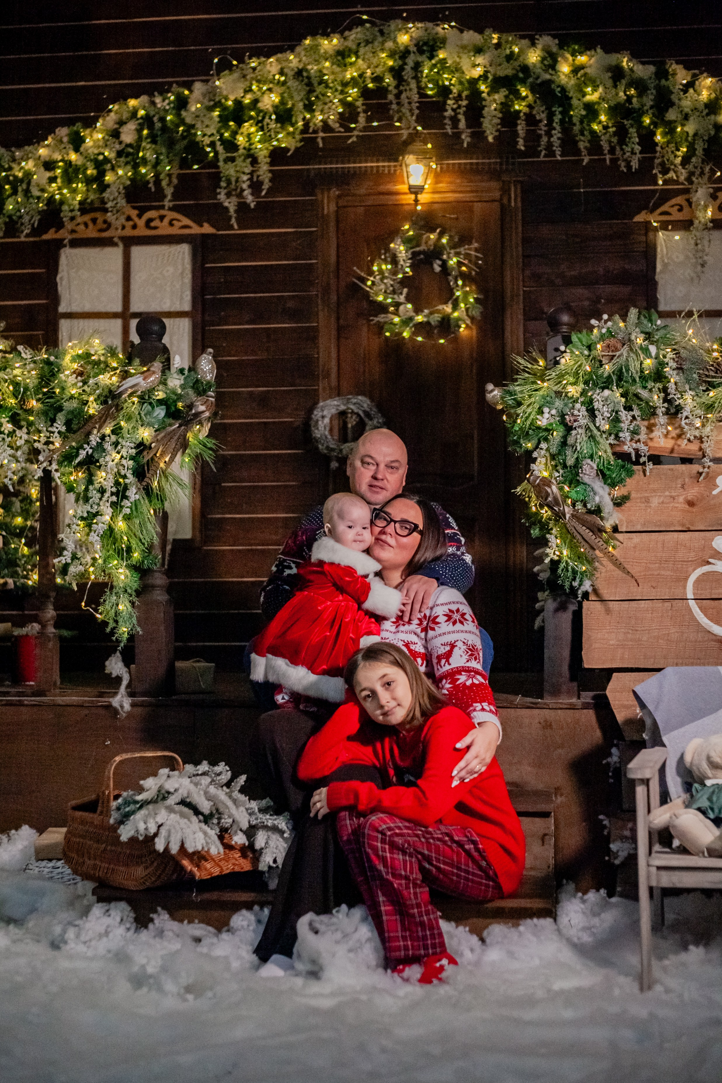 Ульяна и ее семья новый год 2024. Свадебный и семейный фотограф в Армавире
