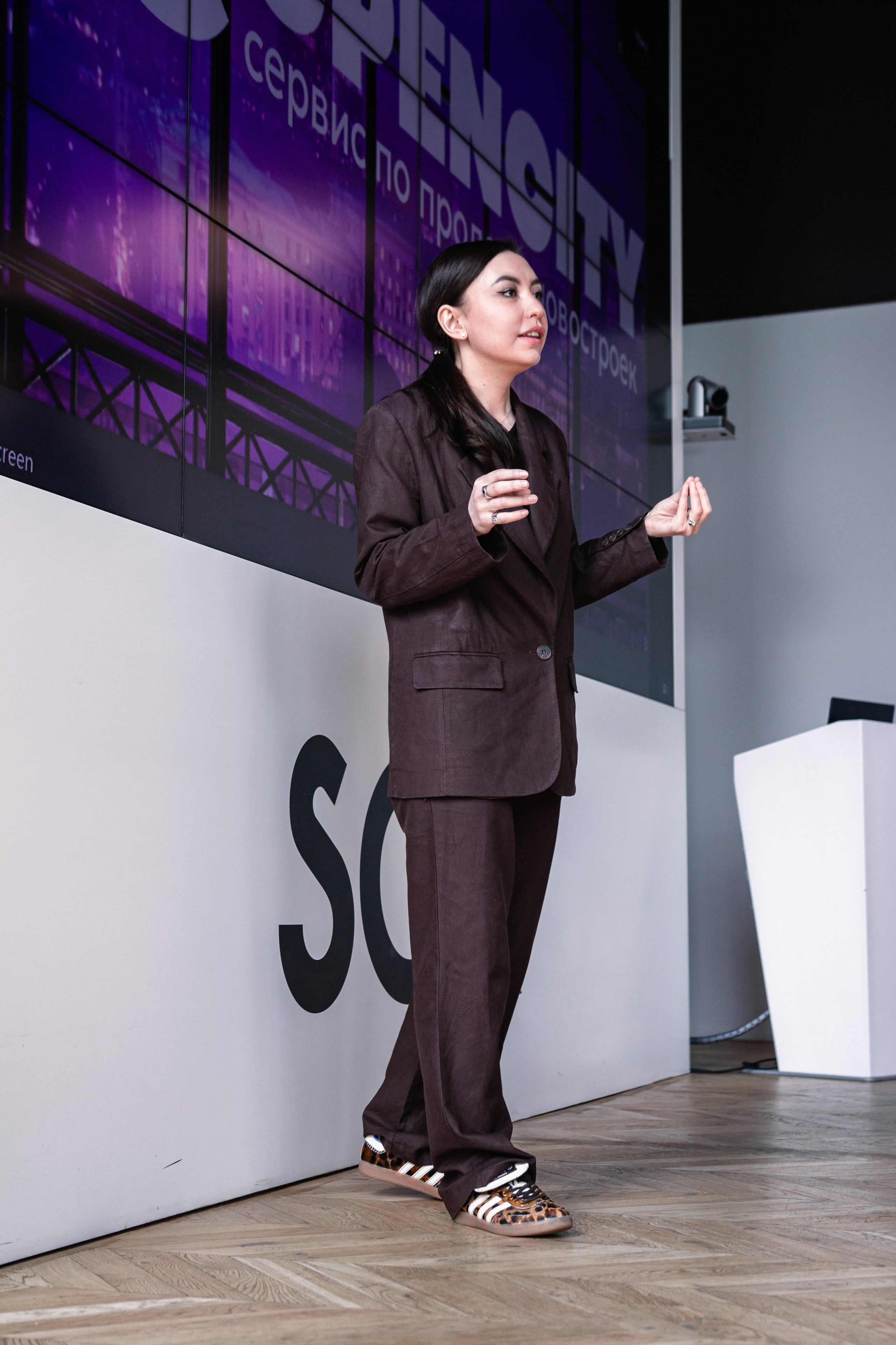 Планерка компании недвижимости. Фотограф Москва — личные фотосессии, лавстори в студии