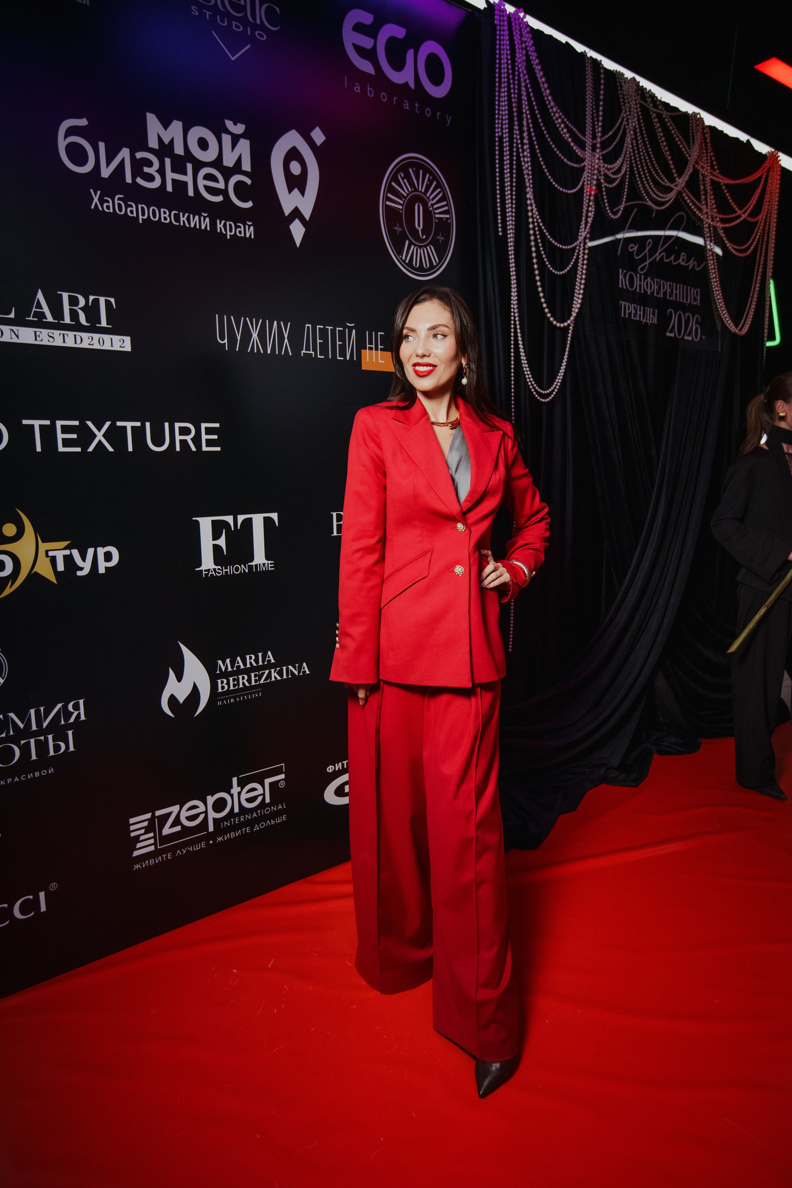 ФЭШН КОНФА. СВОИ. ФОТООТЧЕТЫ-СОБЫТИЯ-МЕСТА