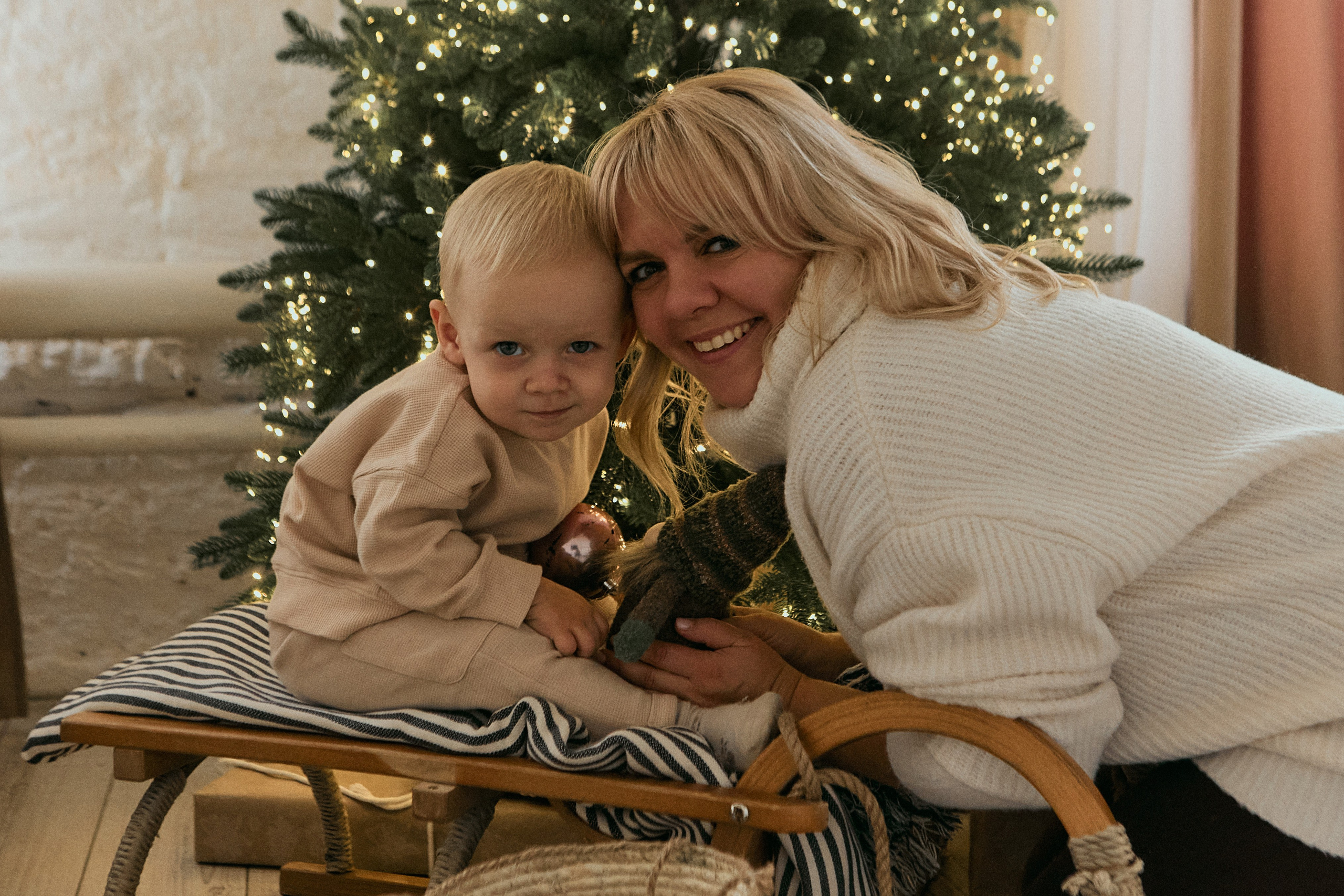 Новогодняя фотосессия мамы и сына