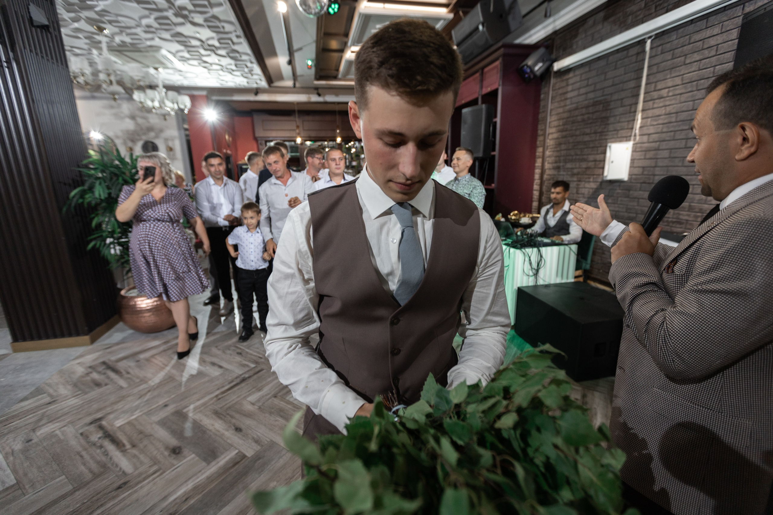 Свадебный фотограф Уфа — Руслан ГабдлисламовЖивые эмоции, красивые кадры, воспоминания на всю жизнь.Работаю по всей Республике Башкортоста. Свадебный фотограф Уфа Руслан Габдлисламов