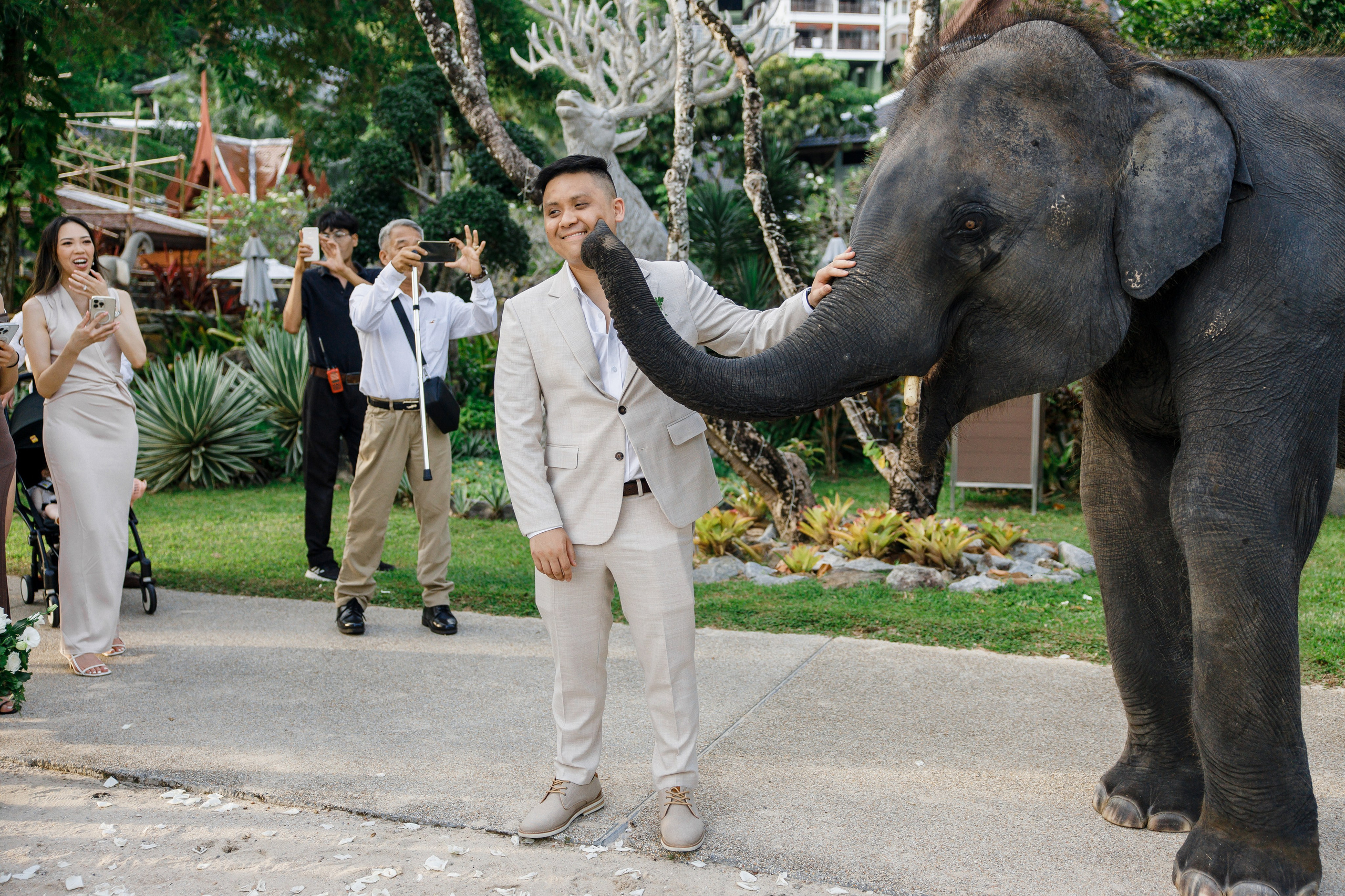Wedding in Phuket at the Thavorn Hotel. Photographer in Phuket. Photographer Thailand
