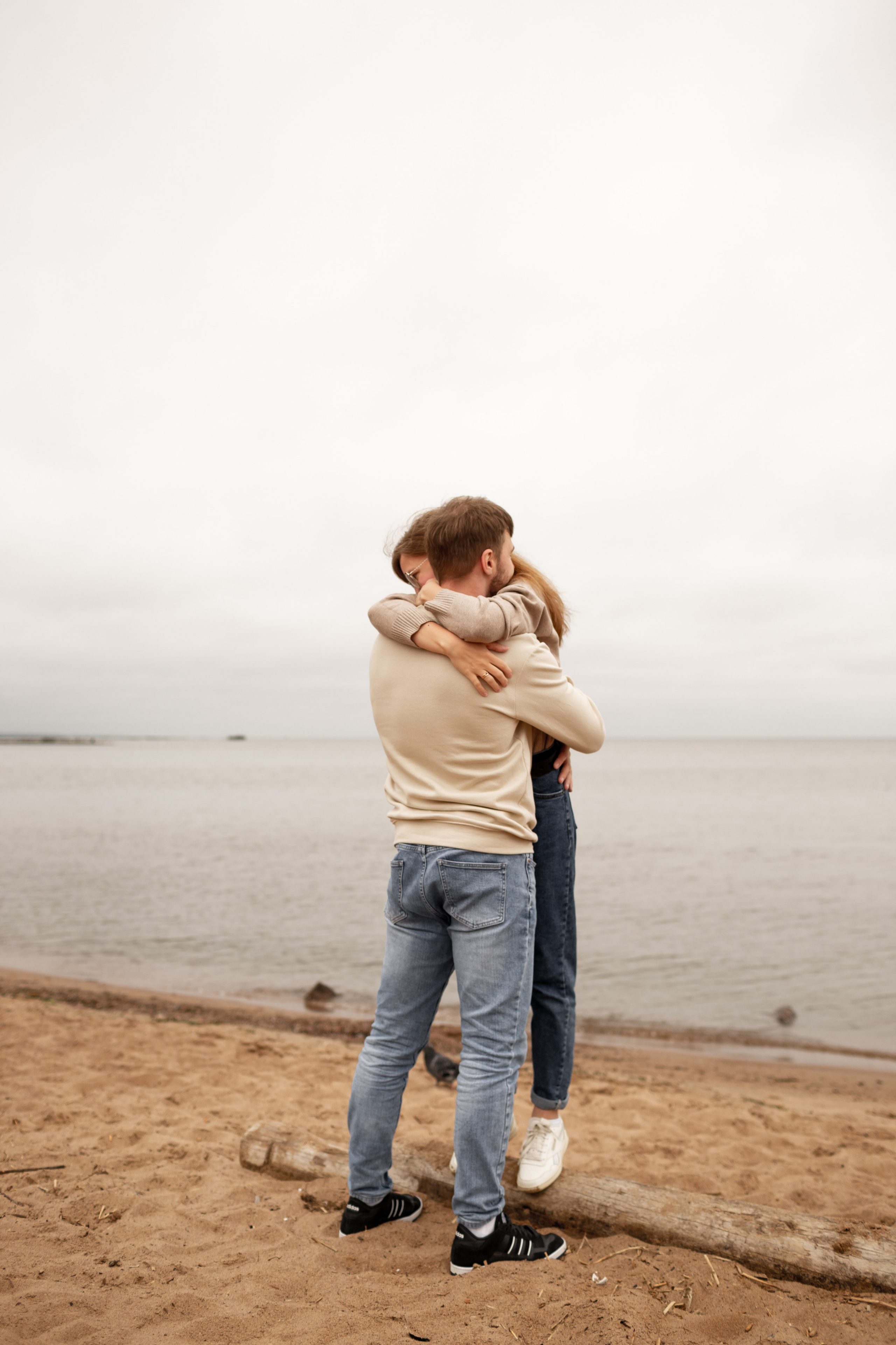 Семейная фотопрогулка на пляже. Свадебный фотограф Кирилл Белый