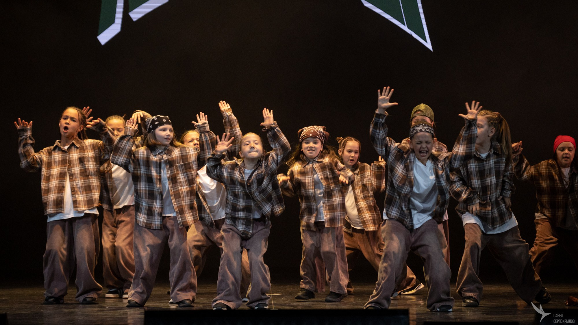 Отчетный концерт студии танца KingStep. Репортажный фотограф в Казани Павел Серпокрылов