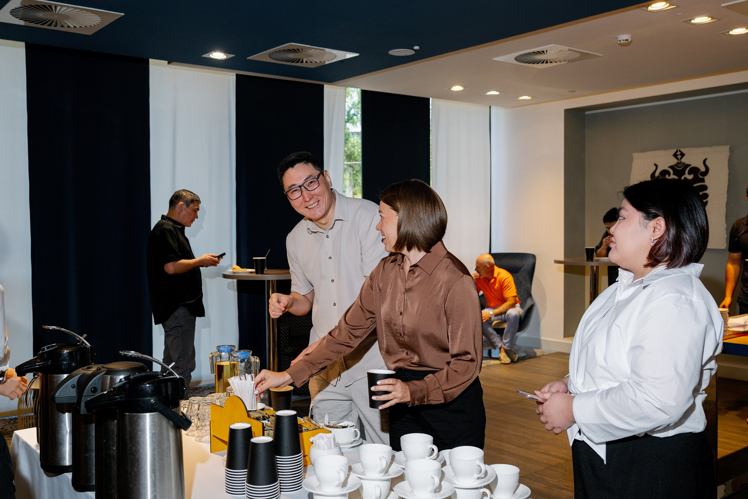 Бизнес завтрак BakoTech&Fortra. Фотограф в Алматы — Алексей Коньков | Репортаж, свадьбы, портреты