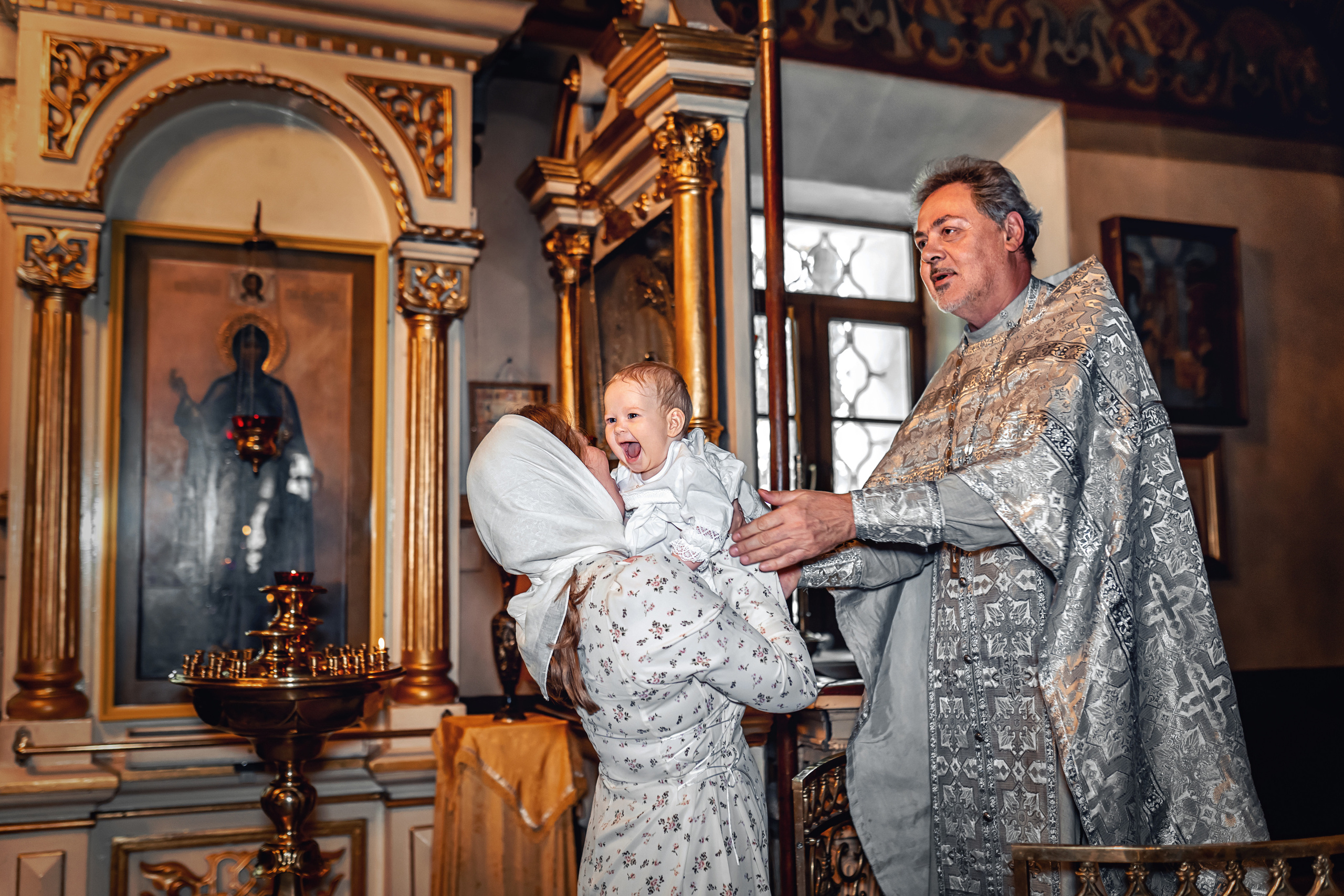 Фотограф на крещение Москва. Храм Петра и Павла в Лефортово. Фотограф \ Видеограф на Крещение, Венчание Москва| Семейные съемки