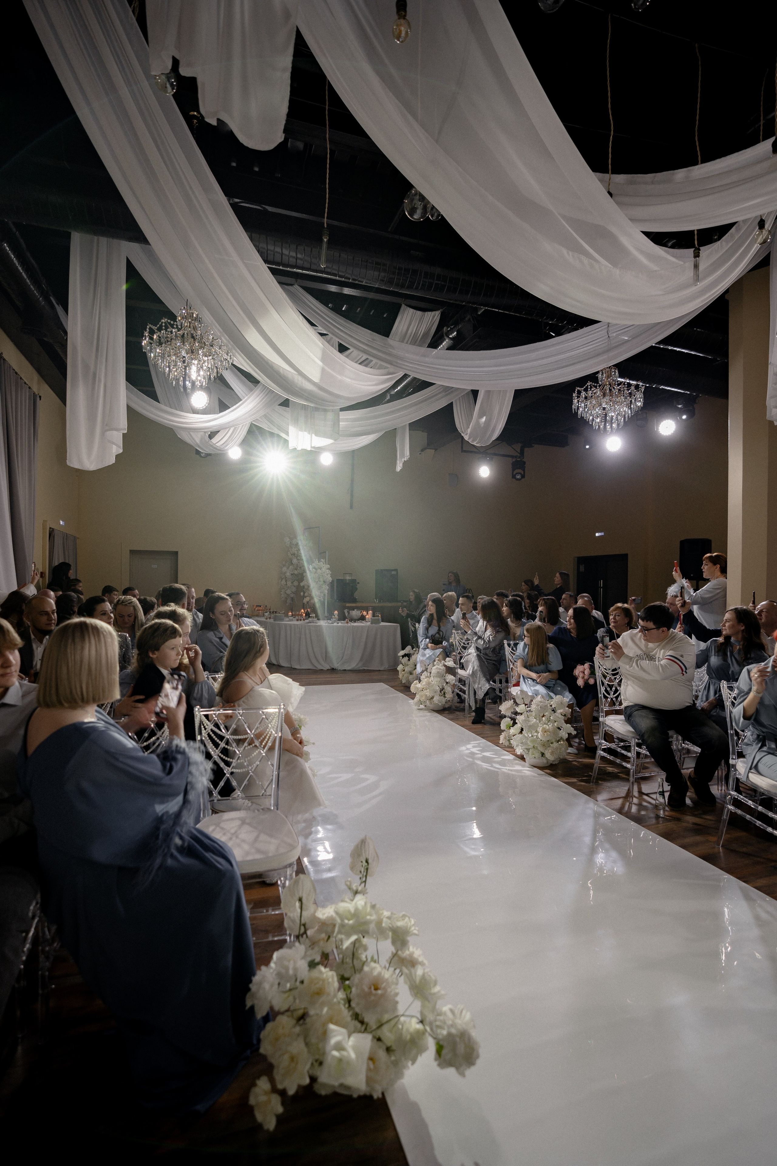 СВАДЕБНАЯ СЬЕМКА СБОРОВ В ОТЕЛЕ И ВЫЕЗД НА ЦЕРЕМОНИЮ (СНЯТО В СИБИРЕ В НИЖНЕВАРТОВСКЕ). Профессиональный фотограф, Санкт-Петербург — Виктория Богомолова