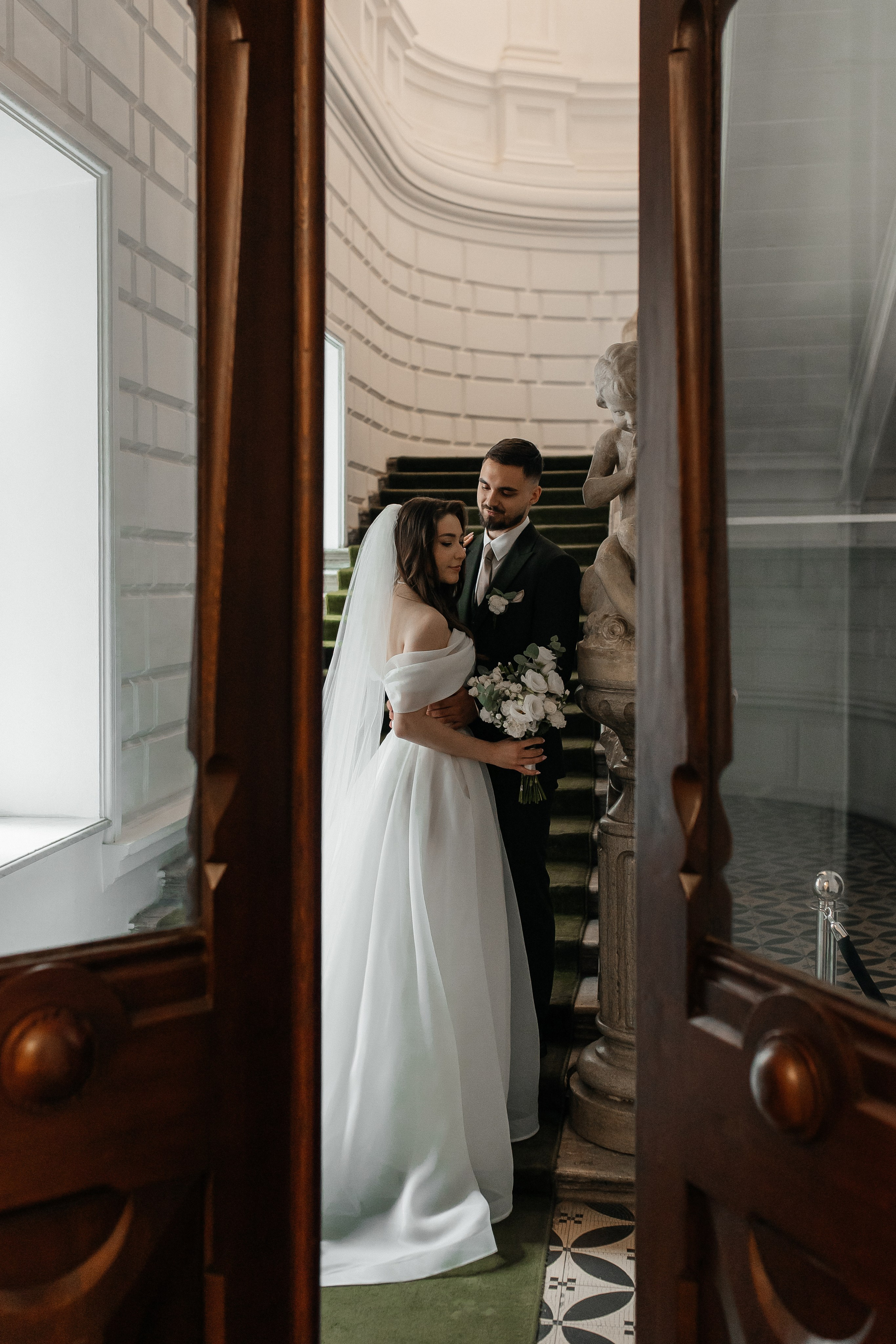 Выездная регистрация брака в Особняке Спиридонова. Свадебный фотограф в Москве Дарья Олендарёва