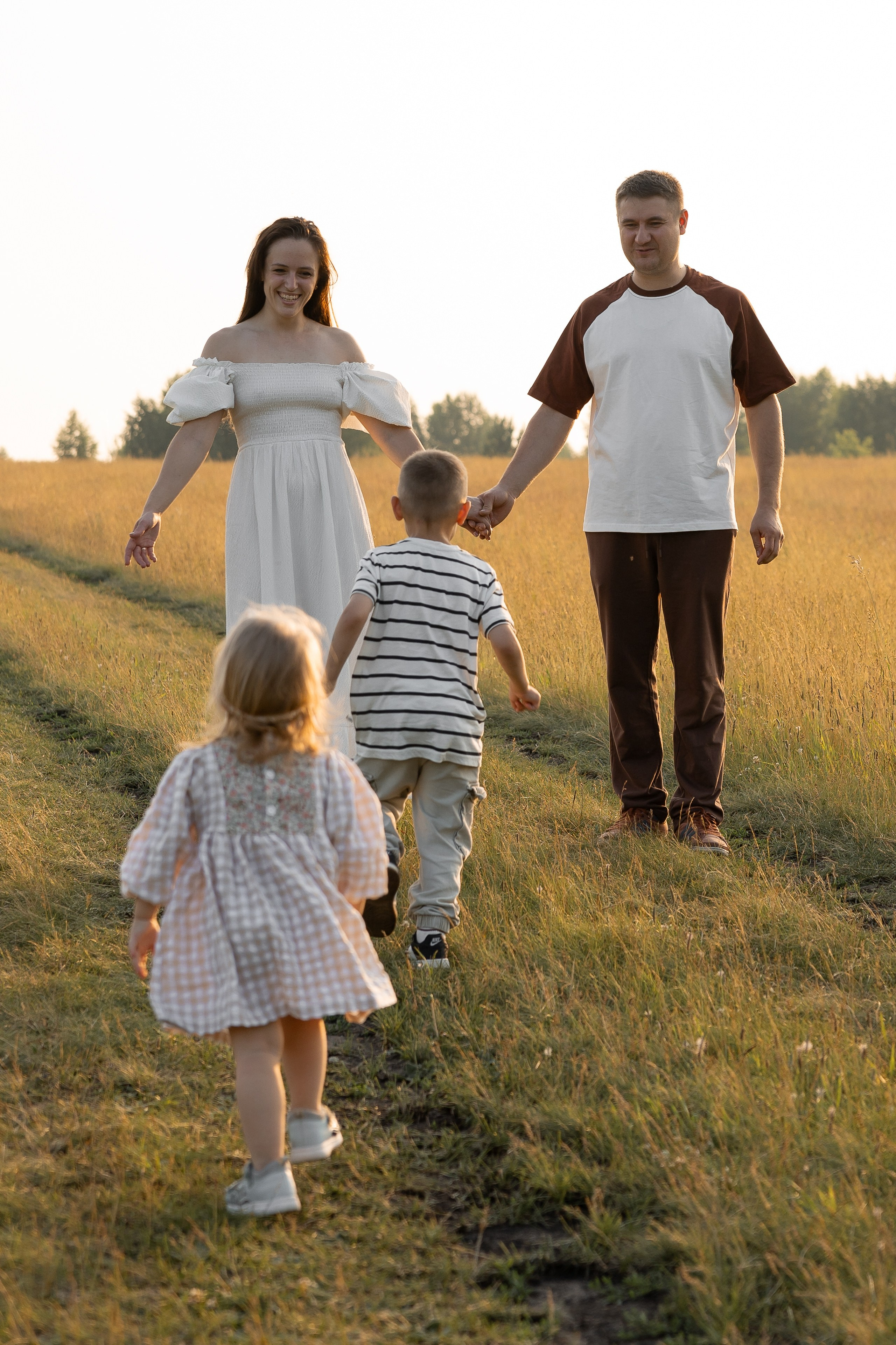 В поле. Семейный и свадебный фотограф в Челябинске Мария Леонтьева