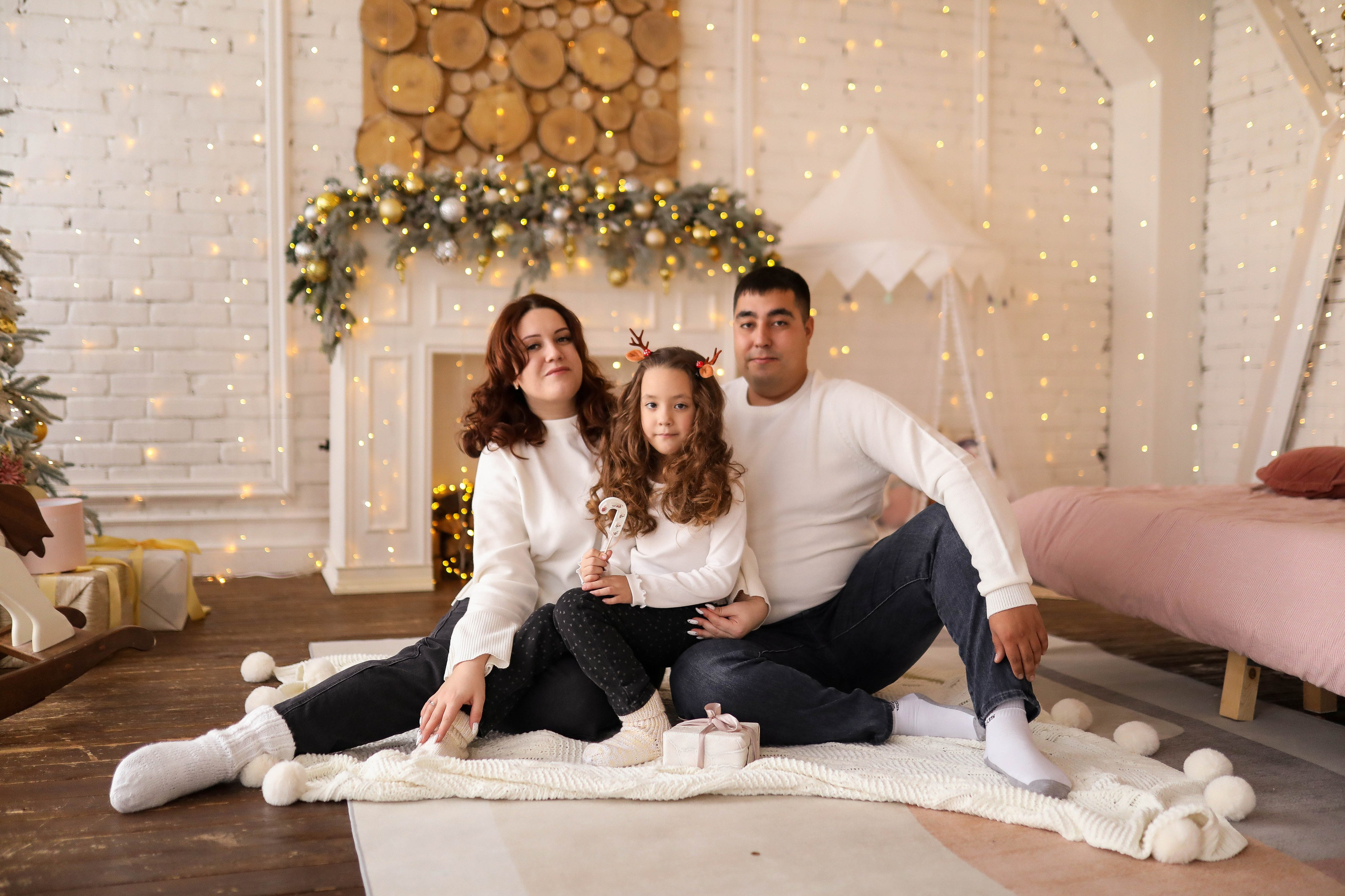 Семейная съёмка в зале вайт и Флет. ФОТОГРАФ ХАБАРОВСК АНАСТАСИЯ РАЧЕНКОВА