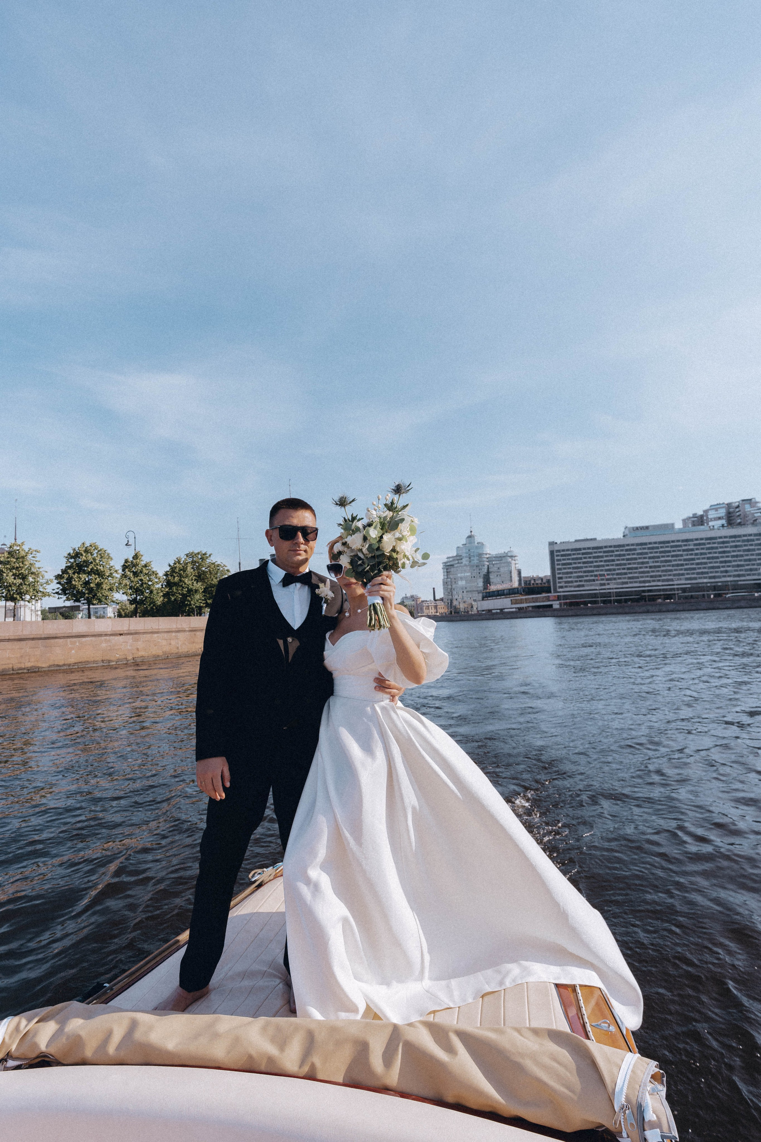 СВАДЕНБНАЯ СЬЕМКА НА КАТЕРЕ ПО КАНАЛАМ САНКТ-ПЕТЕРБУРГА И В АКВАТОРИИ НЕВЫ. Профессиональный фотограф, Санкт-Петербург — Виктория Богомолова