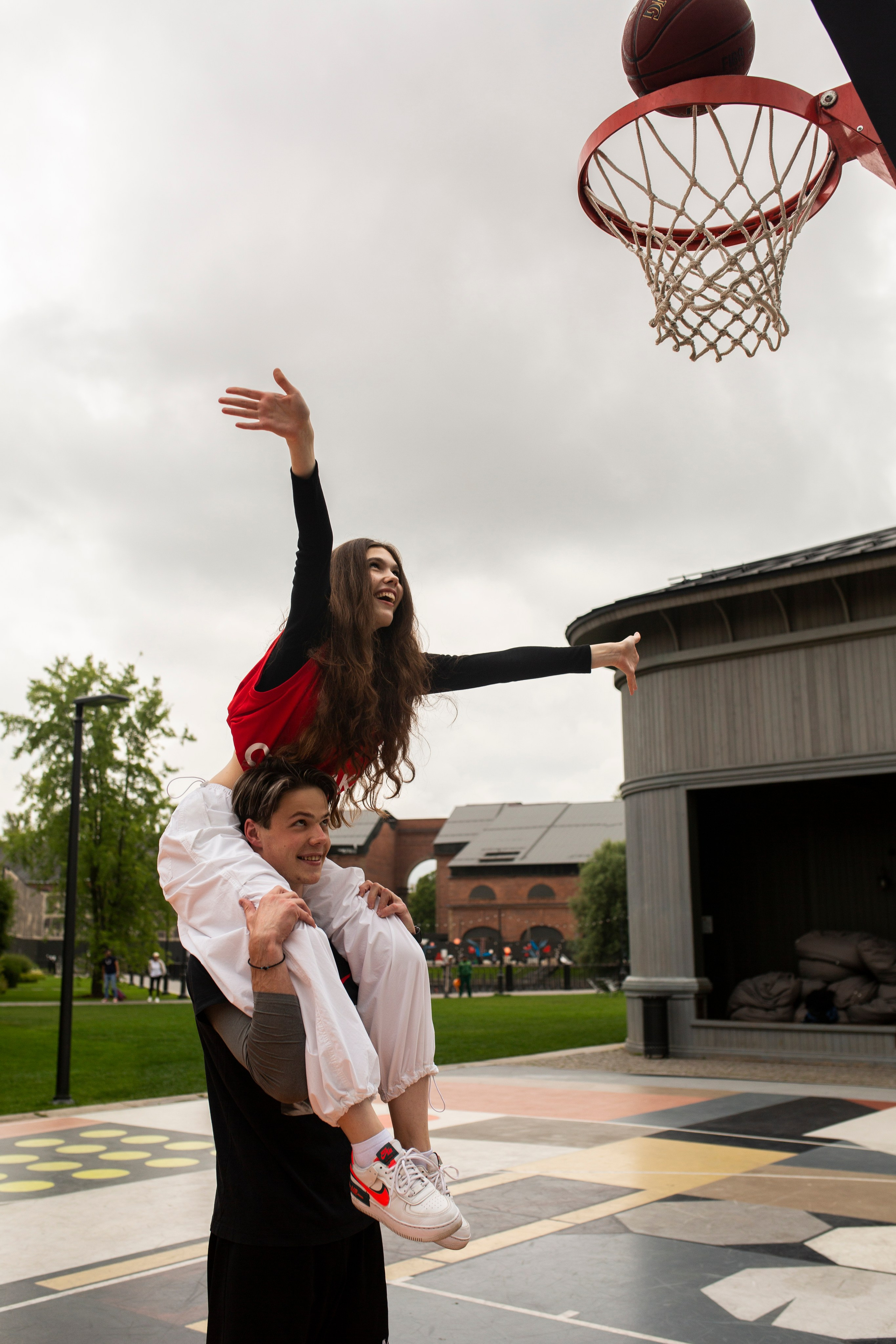 Даниил и Алиса. Главная