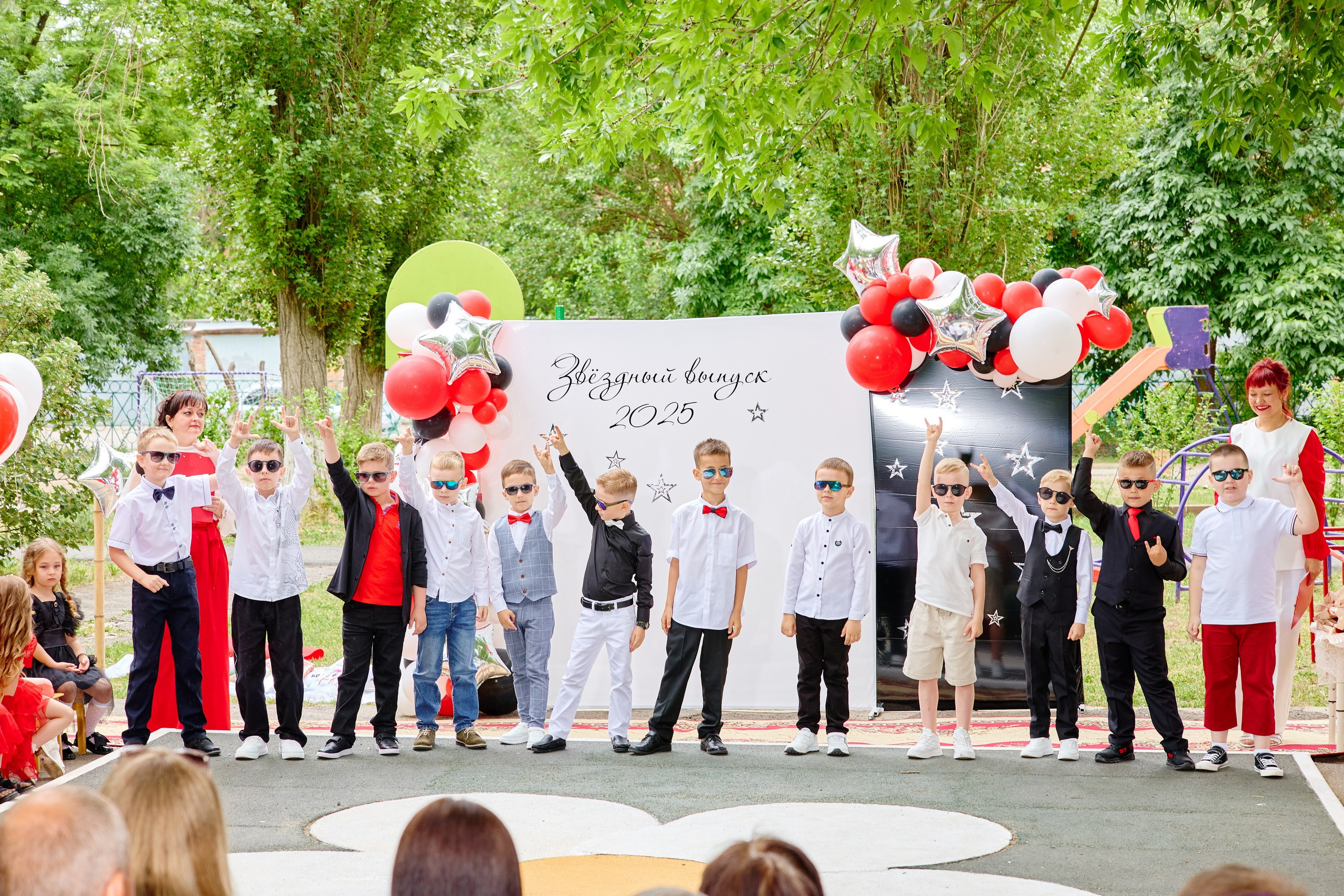 Выпускной 45 сад. Фотограф Выпускные альбомы Таганрог Сергей Коробченко
