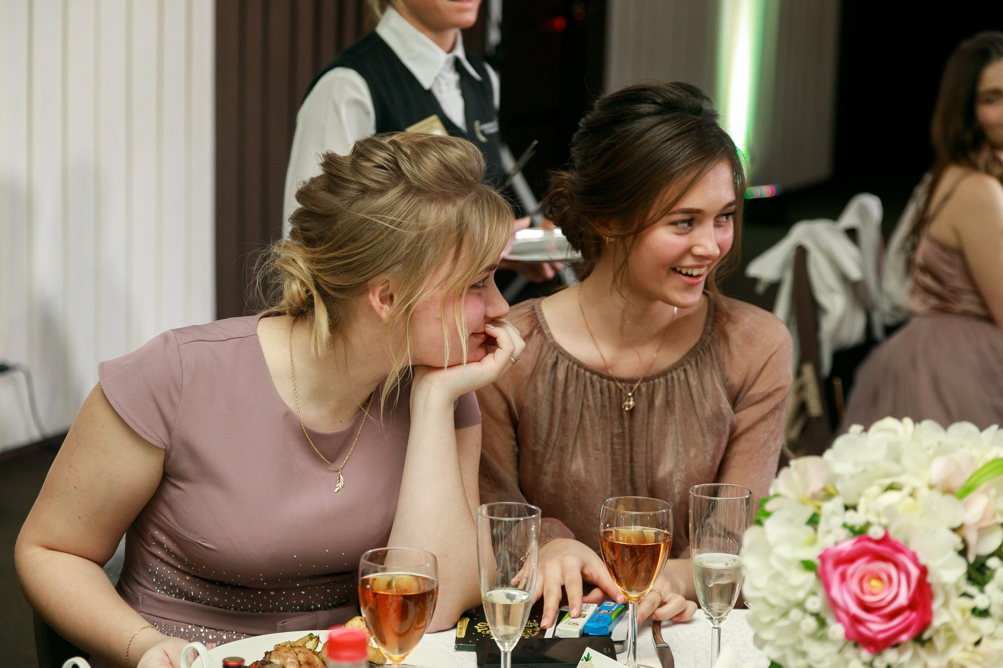 Свадьба с огоньком. Фотограф крещение венчание в Петербурге! Помогает подобрать храм и посоветовал душевного батюшку в СПб