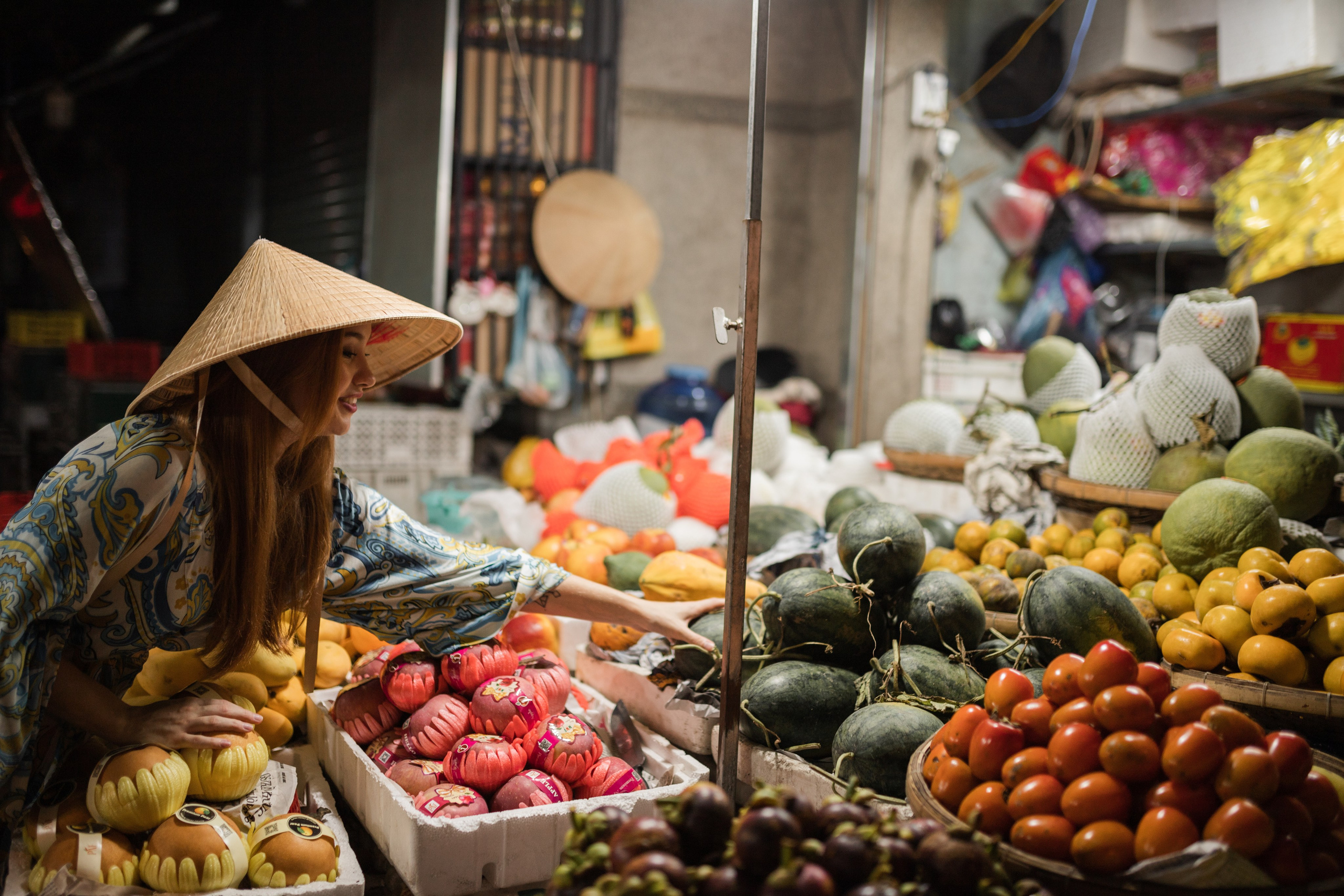 Елизавета на улицах Вьетнама. Главная