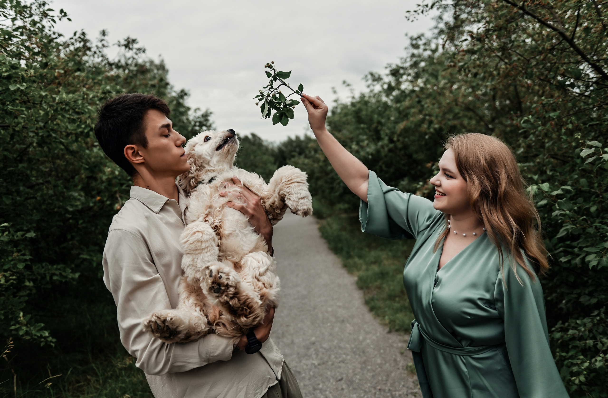 Love story прогулка вместе с песиком))). Свадебный, семейный, детский, контент фотограф в Омске Максим Ильин