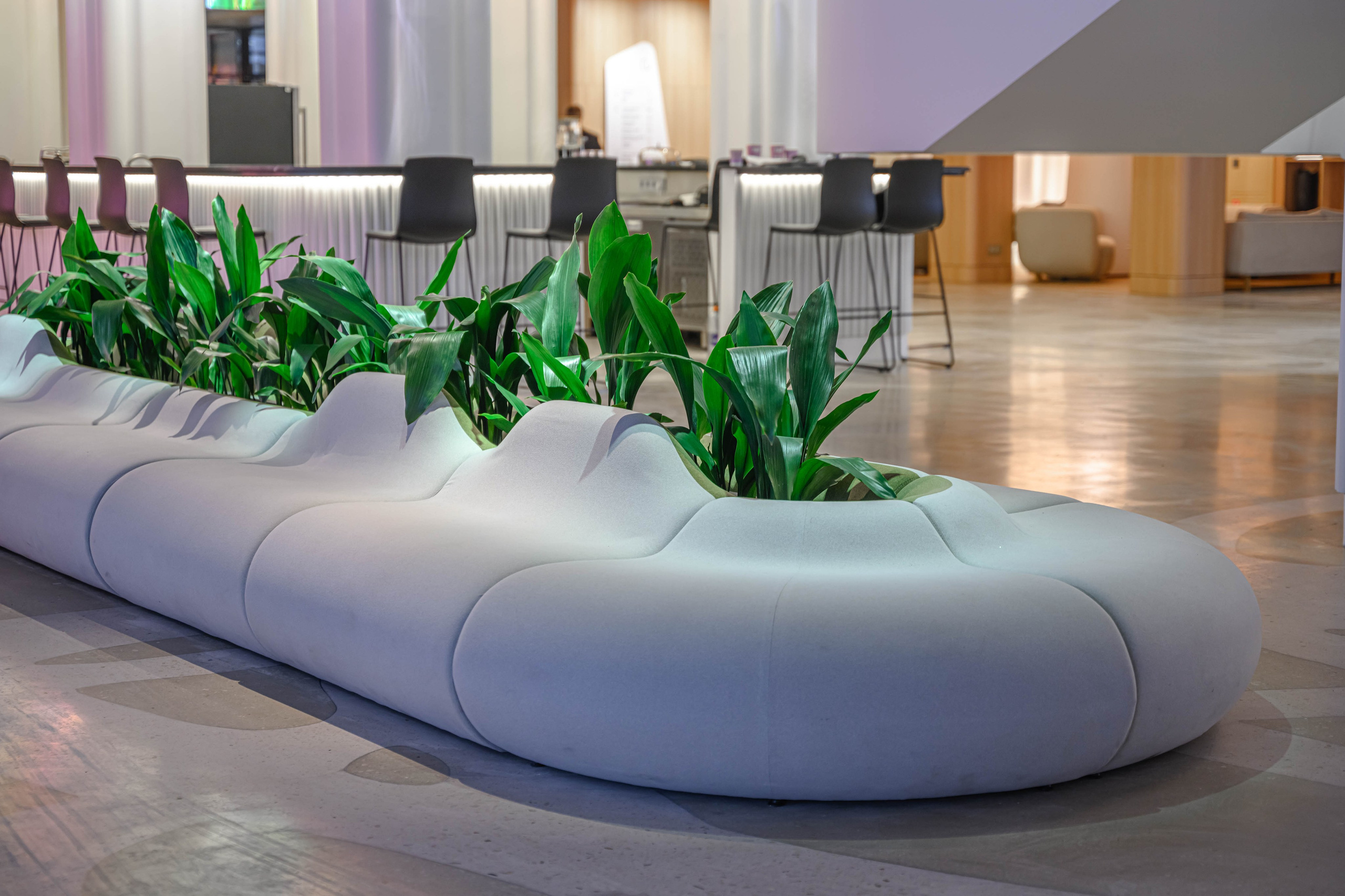 Фотосъемка мебели кофейни в холле аппартаментов Well. Интерьерный и репортажный фотограф в Санкт-Петербурге