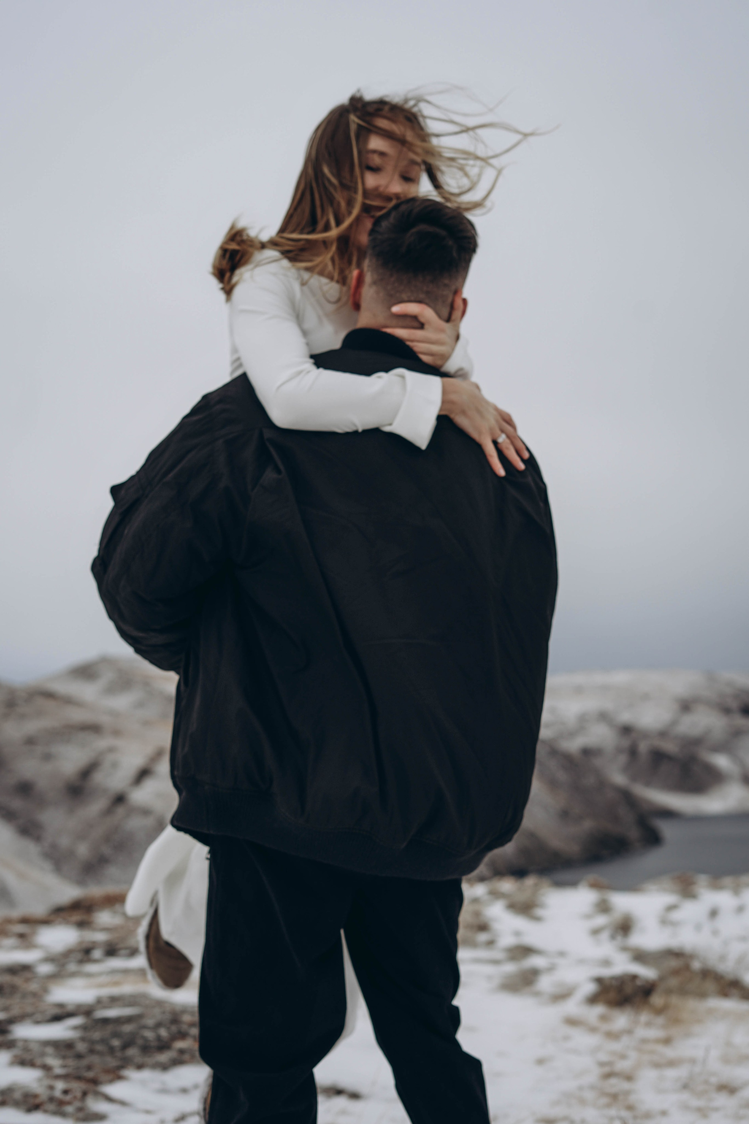 Алина и Андрей: регистрация и свадебная съемка в бухте Ая. Фотограф в Иркутске