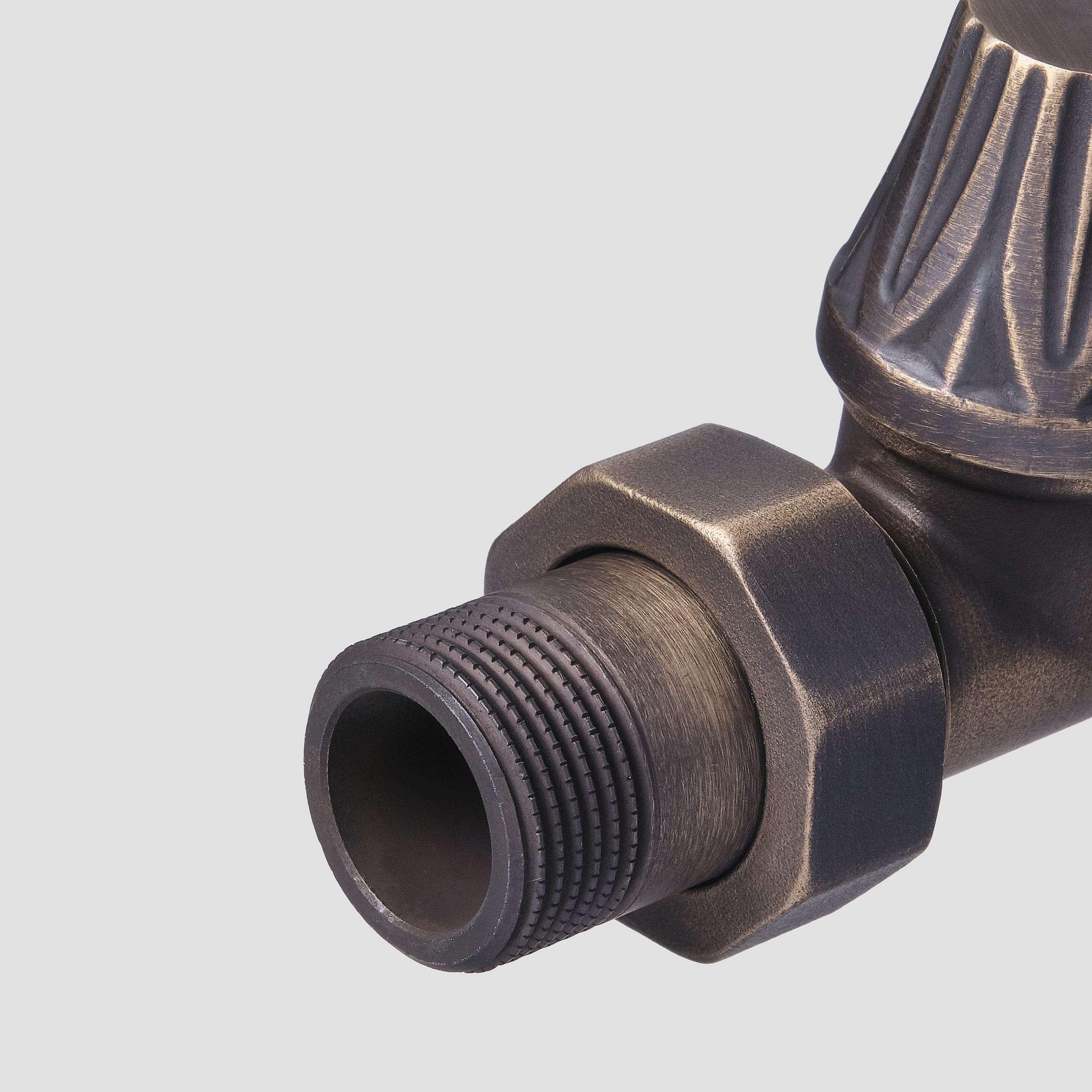 Предметные фотографии вентилей и запорной арматуры