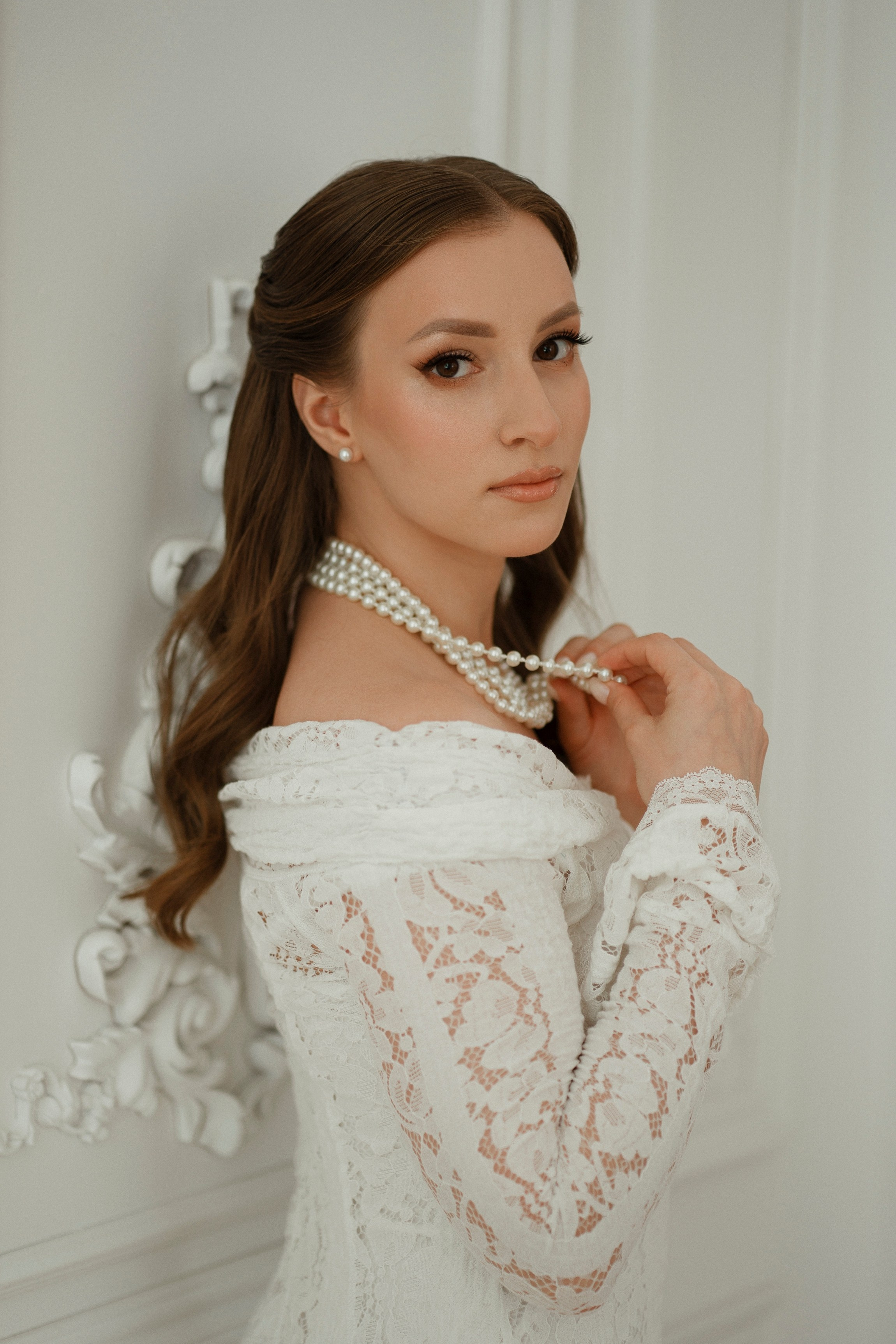 "Свадебная фотосессия в Пензе: нежный образ невесты в студии".