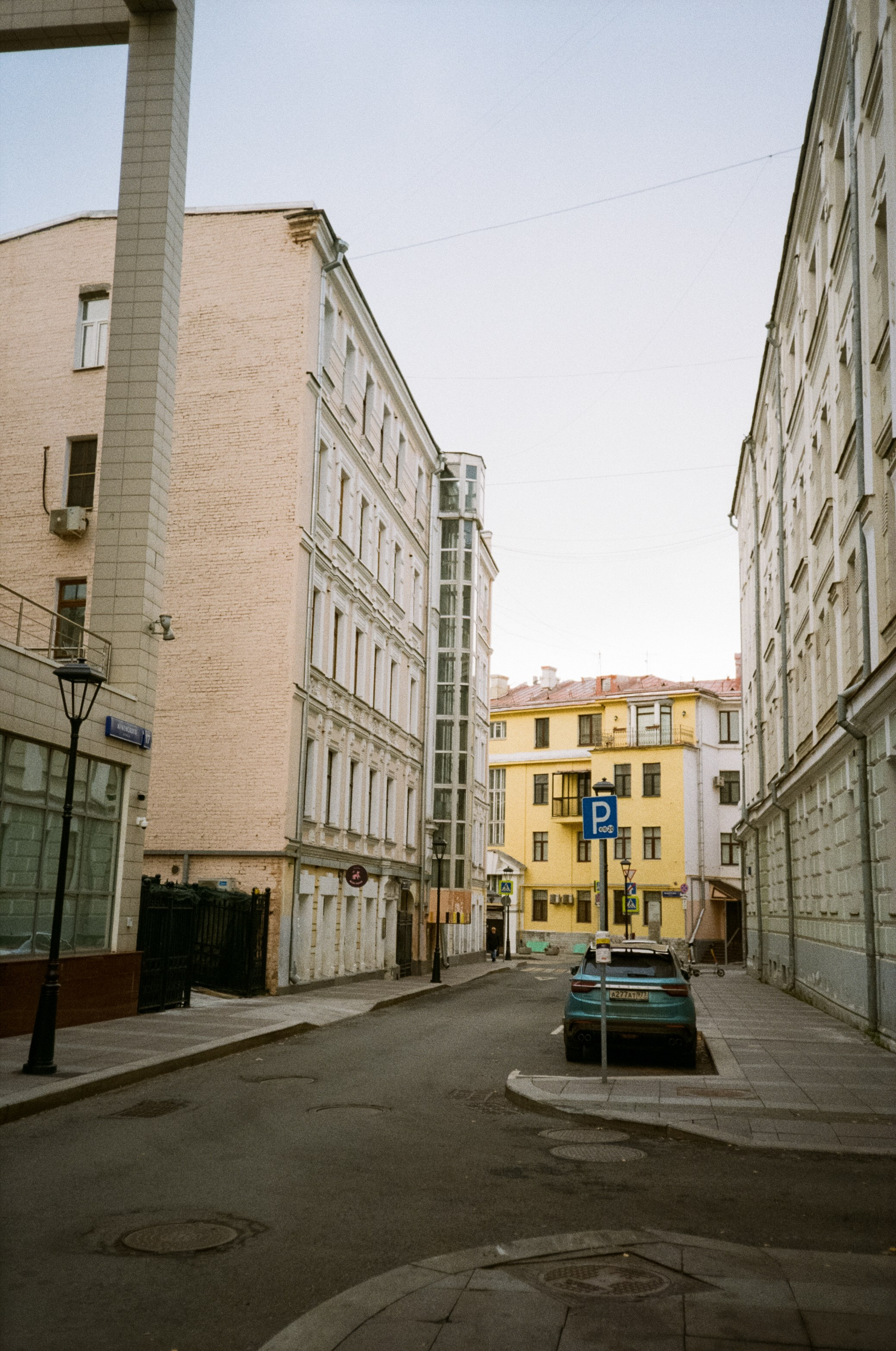 Чистые пруды, Покровка, Потаповский переулок / Cosina CX-1 / Kodak ProImage 100