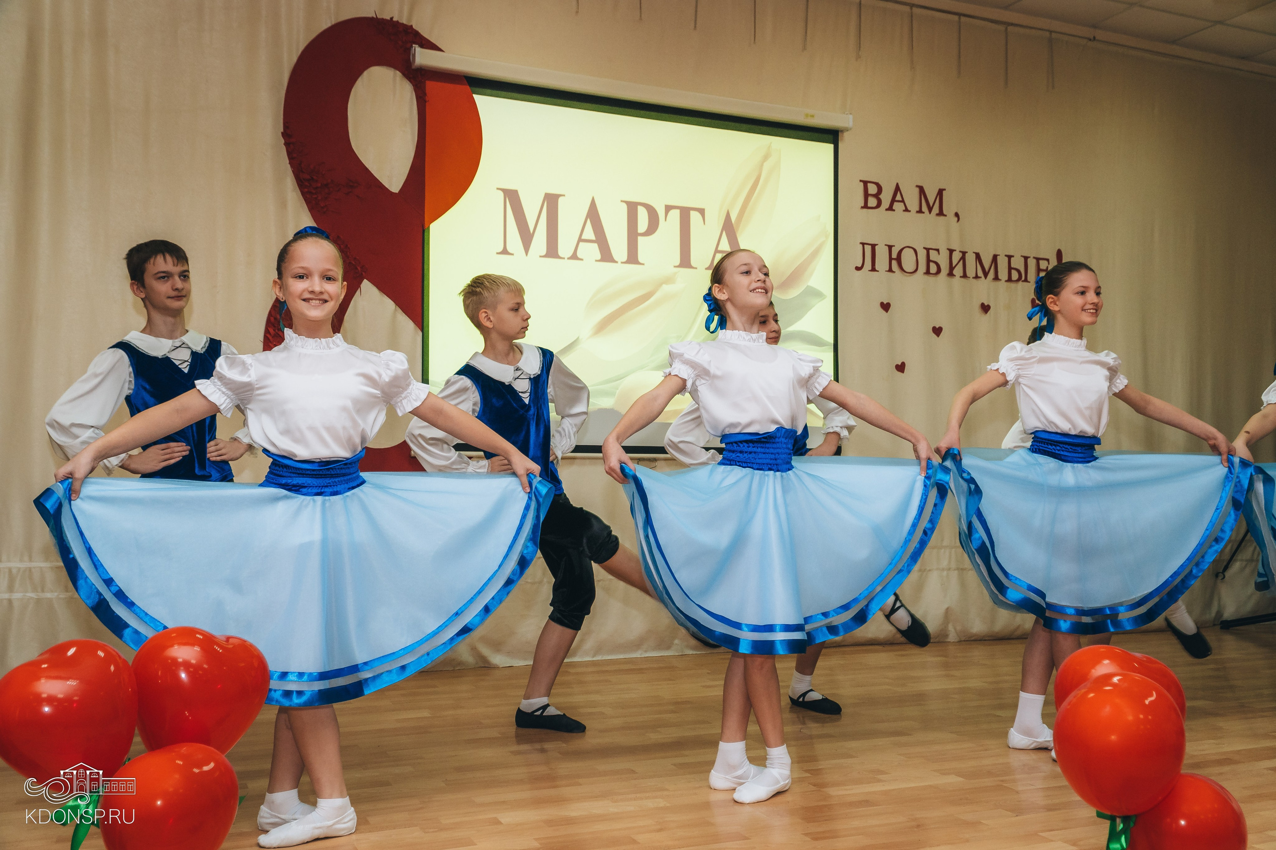 В преддверии праздника весны. Новотитаровский Дом культуры