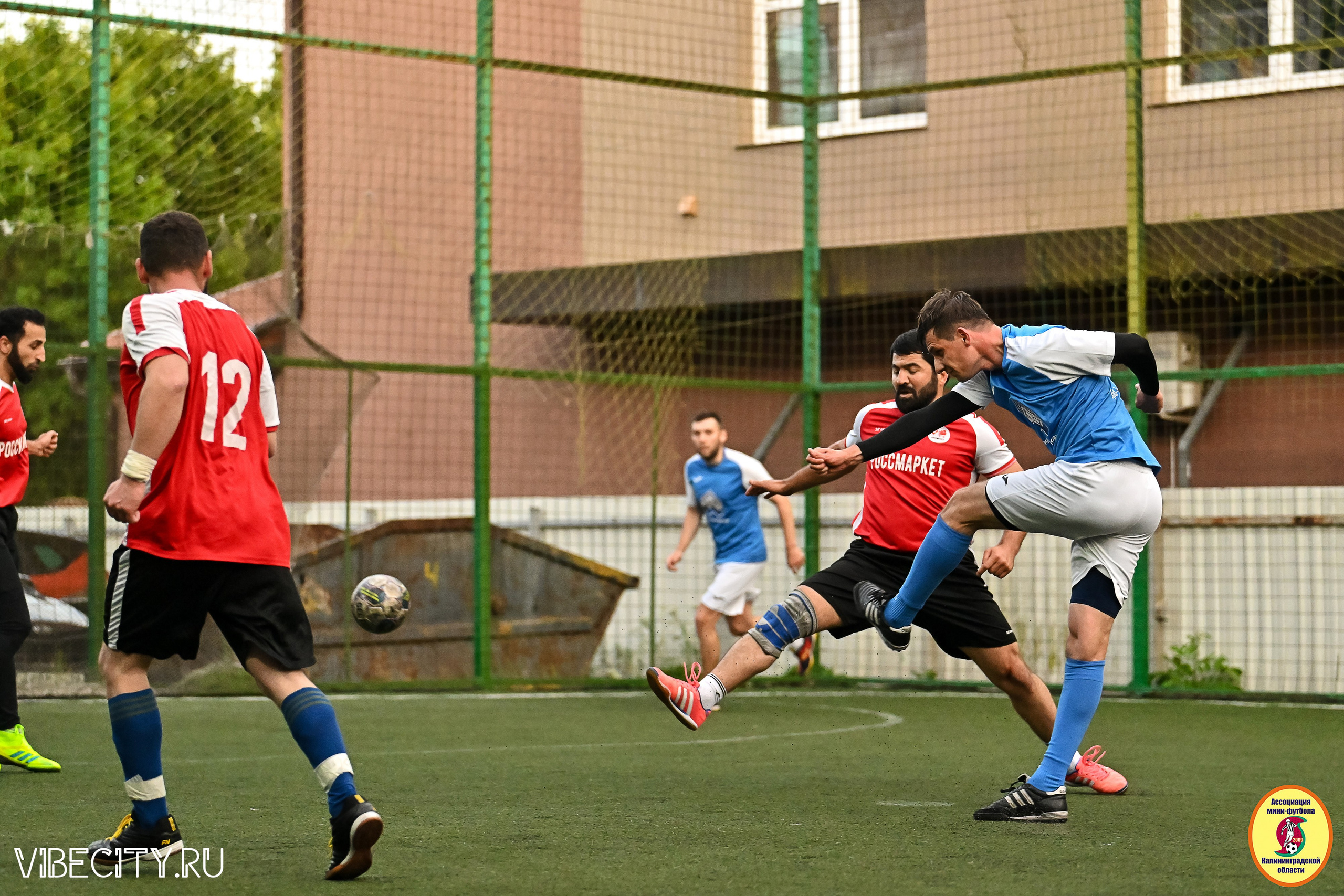 ИГРЫ МИНИ-ФУТБОЛЬНОЙ И КОРПОРАТИВНОЙ ЛИГИ. VIBECITY.RU Вайб Сити Ру Фоторепортажи Фотоотчеты Калининград