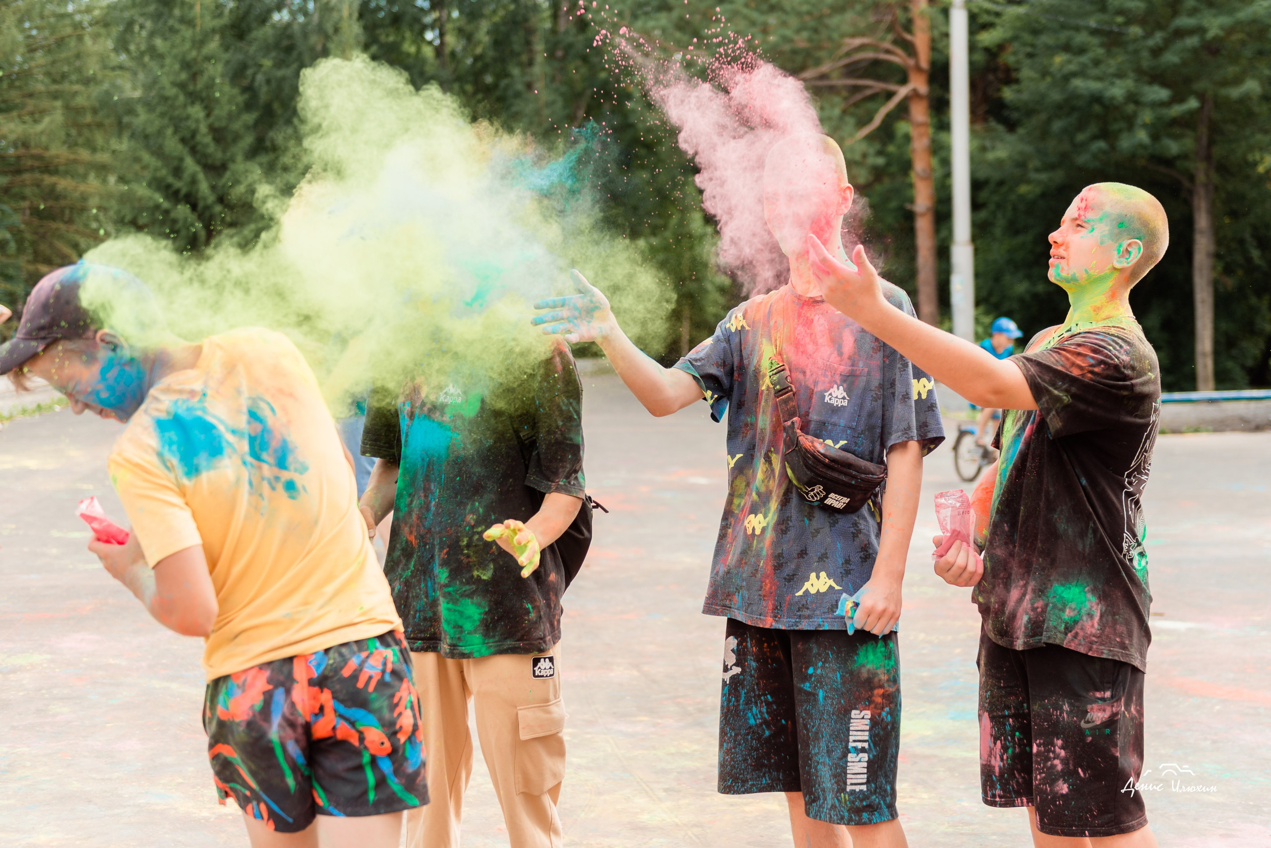 Краски Холи в Комсомольском Парке 2023. Детский фотограф, семейный фотограф и репортажи в Кемерово