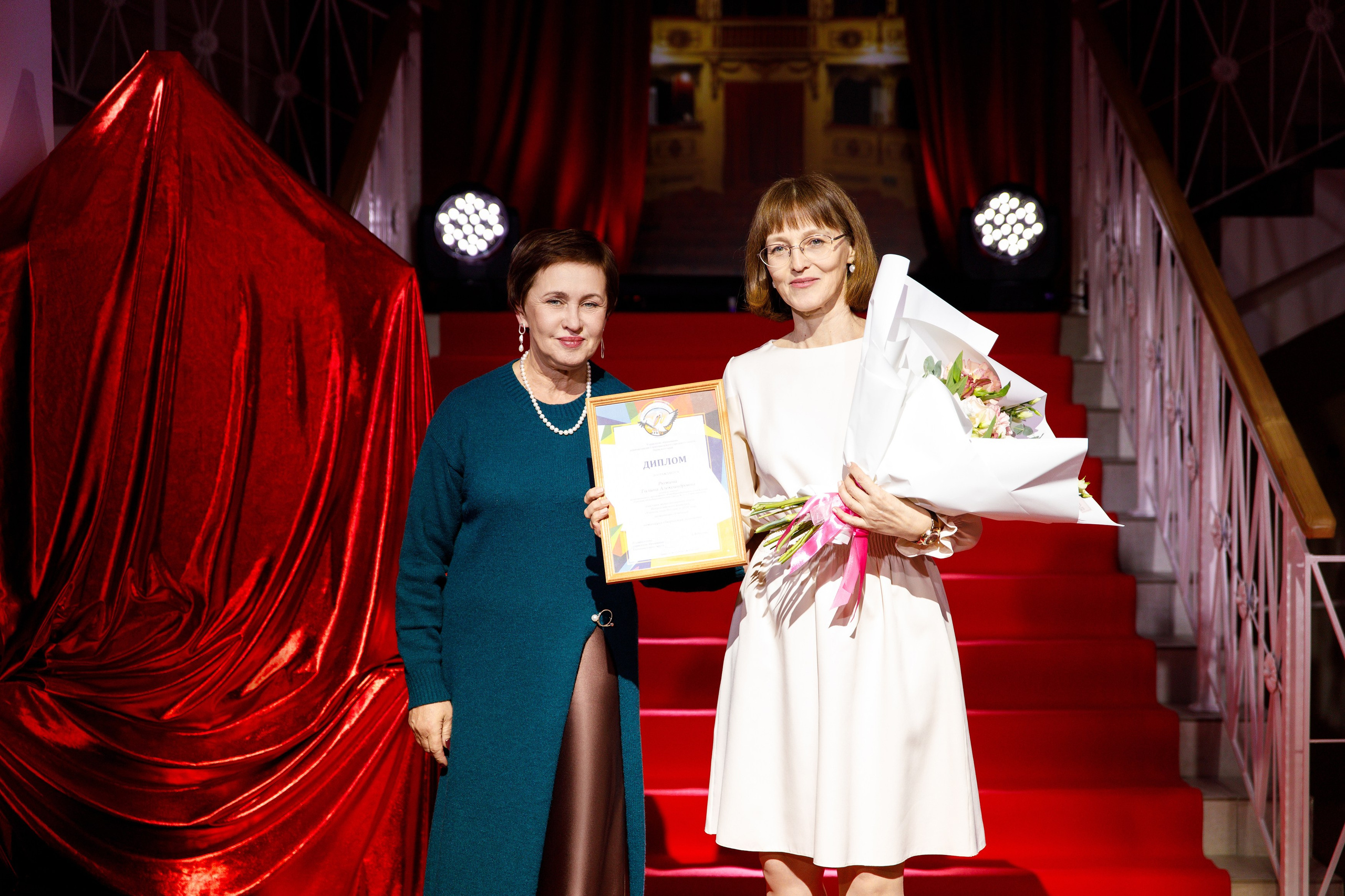 Награждение победителя конкурса «Учитель Года» г. Горнозаводск. Фотограф Дмитрий Молчанов | Фотограф Пермь | Фотограф