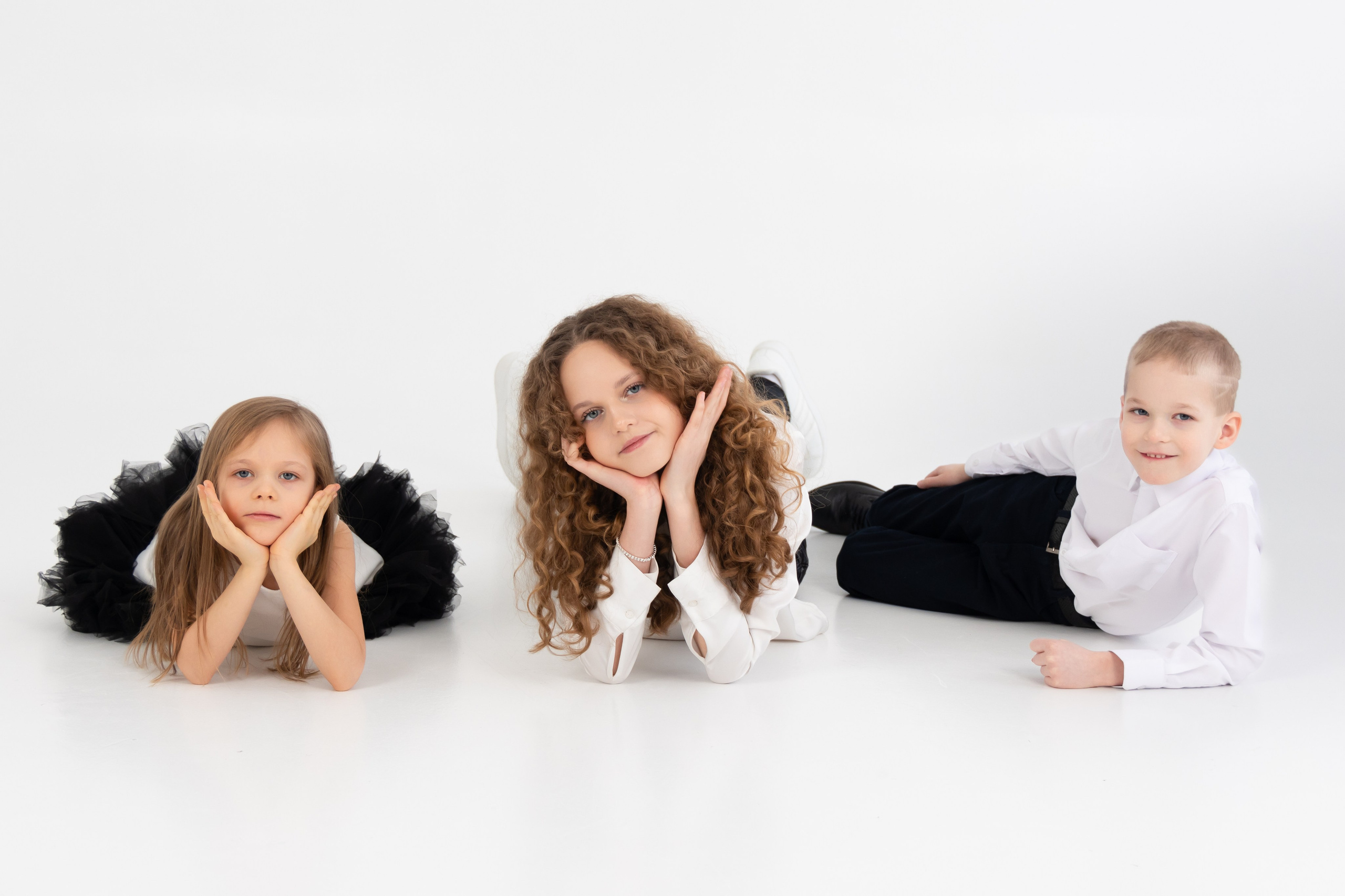 Давыдовых много не бывает! Семейная фотосессия в студии. Фотограф в Екатеринбурге Пойгина Елена