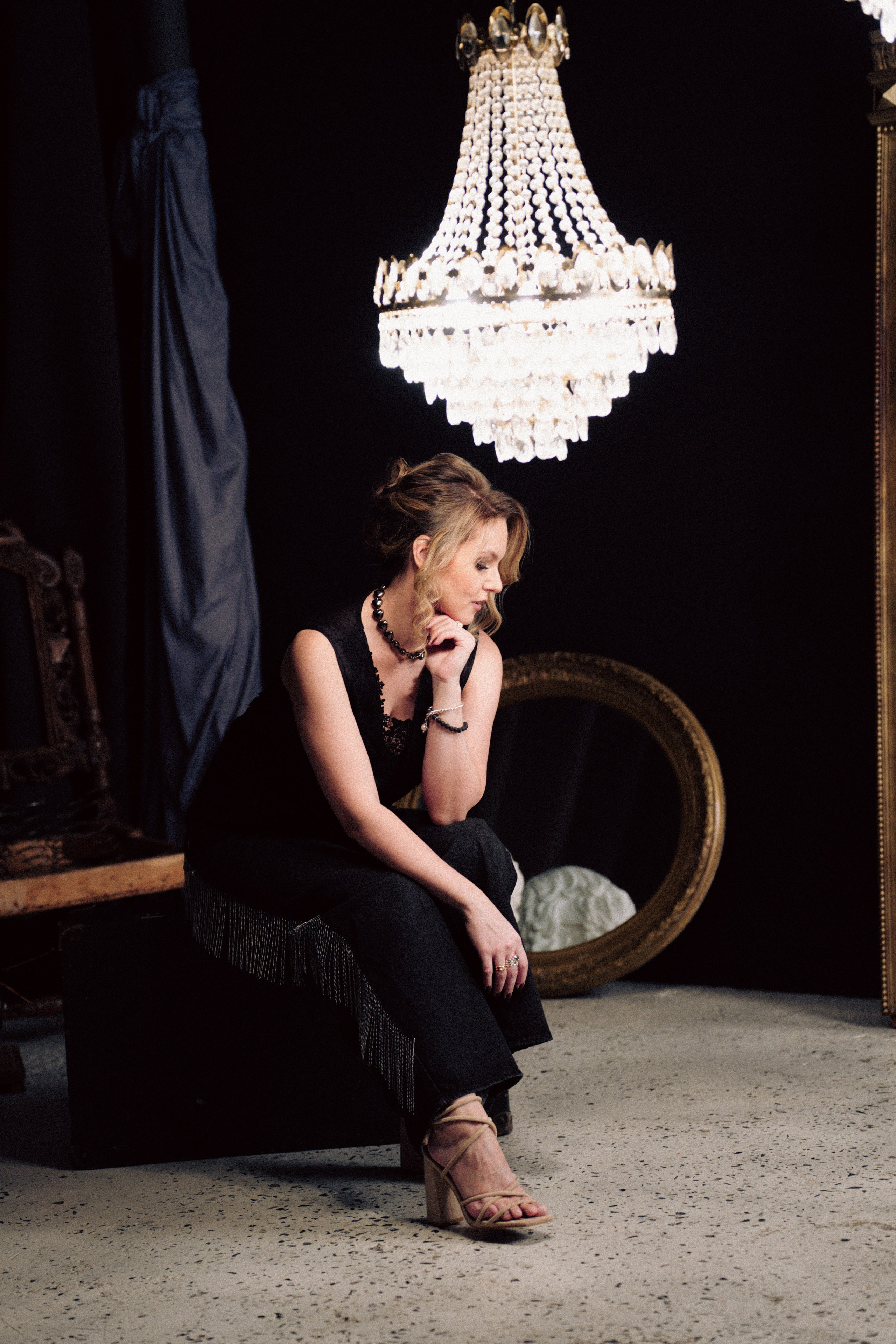 НОВОГОДНЯЯ ФОТОСЕСИИЯ В СТУДИИ ДЛЯ ДЕВУШКИ И ПРОГУЛКА ПО ЧЕРНЫШЕВСКОЙ. Профессиональный фотограф, Санкт-Петербург — Виктория Богомолова